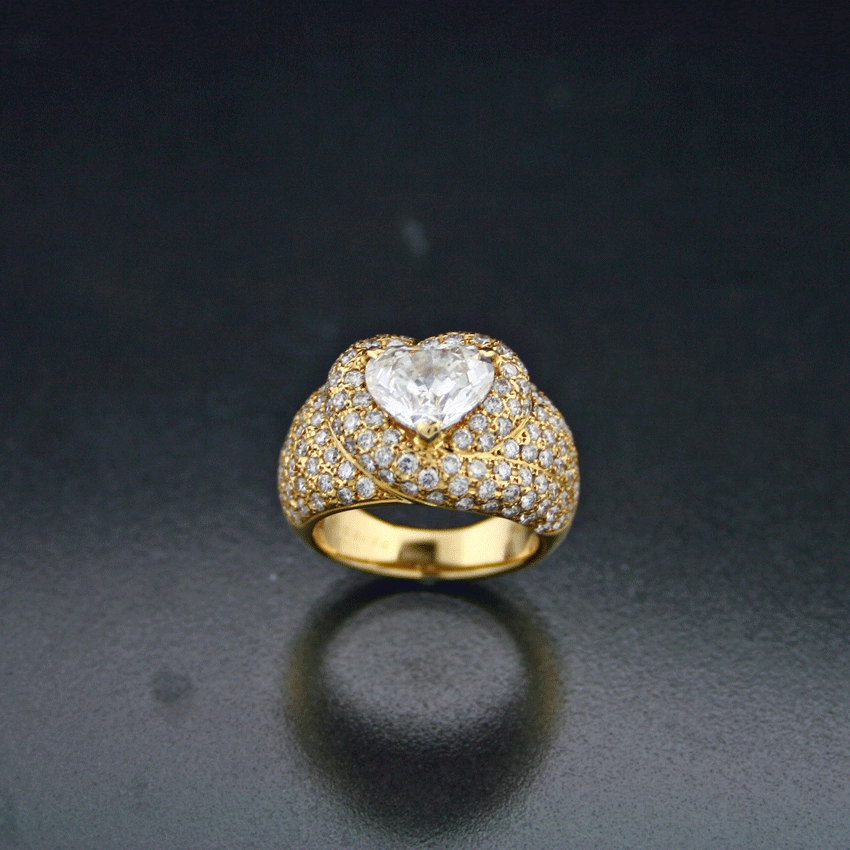 Hochkarätiger kostbarer Brillant-Ring im Herzschliff und vollbesetzt mit Vollschliff-Brillanten tota