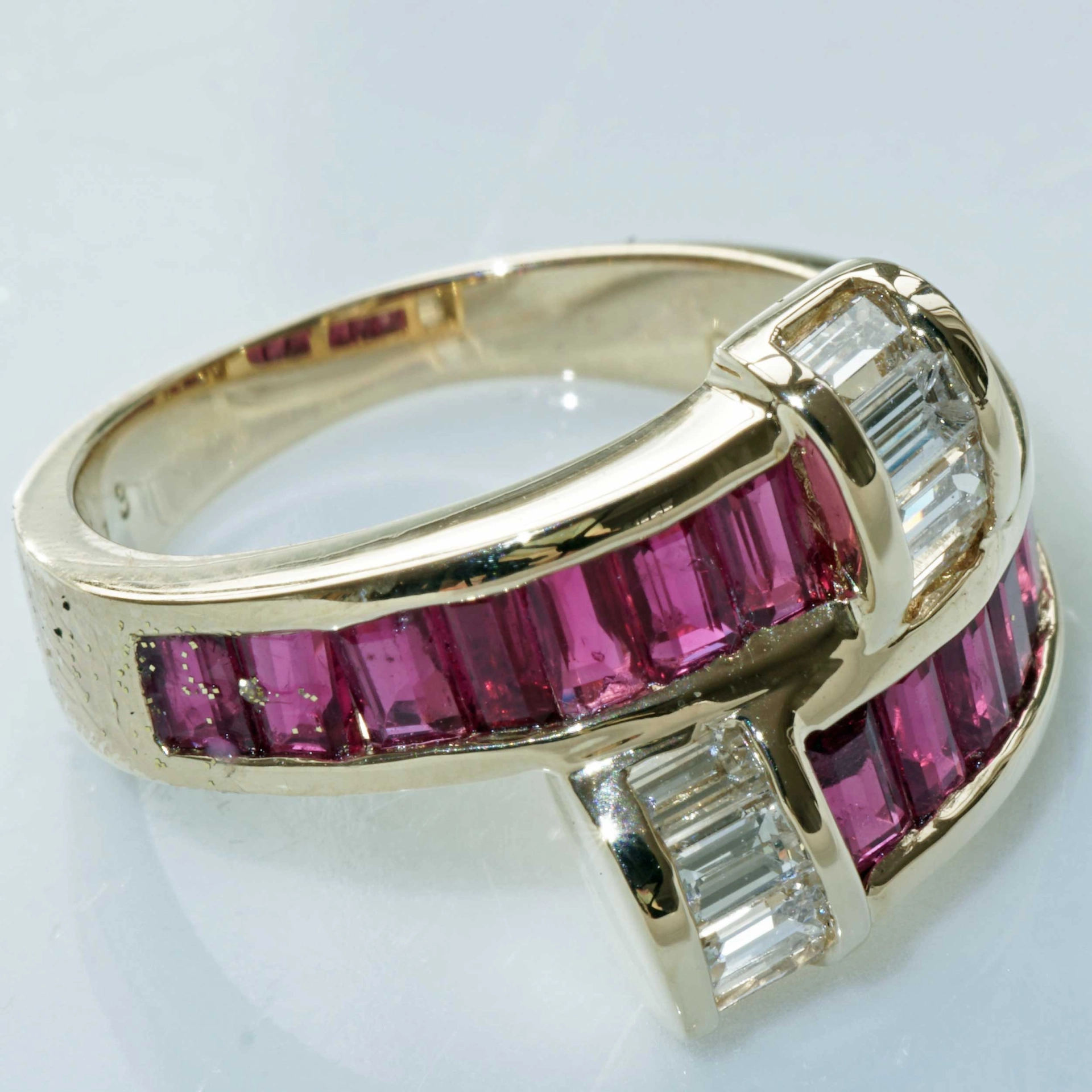 Ruby Brilliant Ring 18 kt Yellow Gold 2.213 ct 0.58 ct...Rubies without End