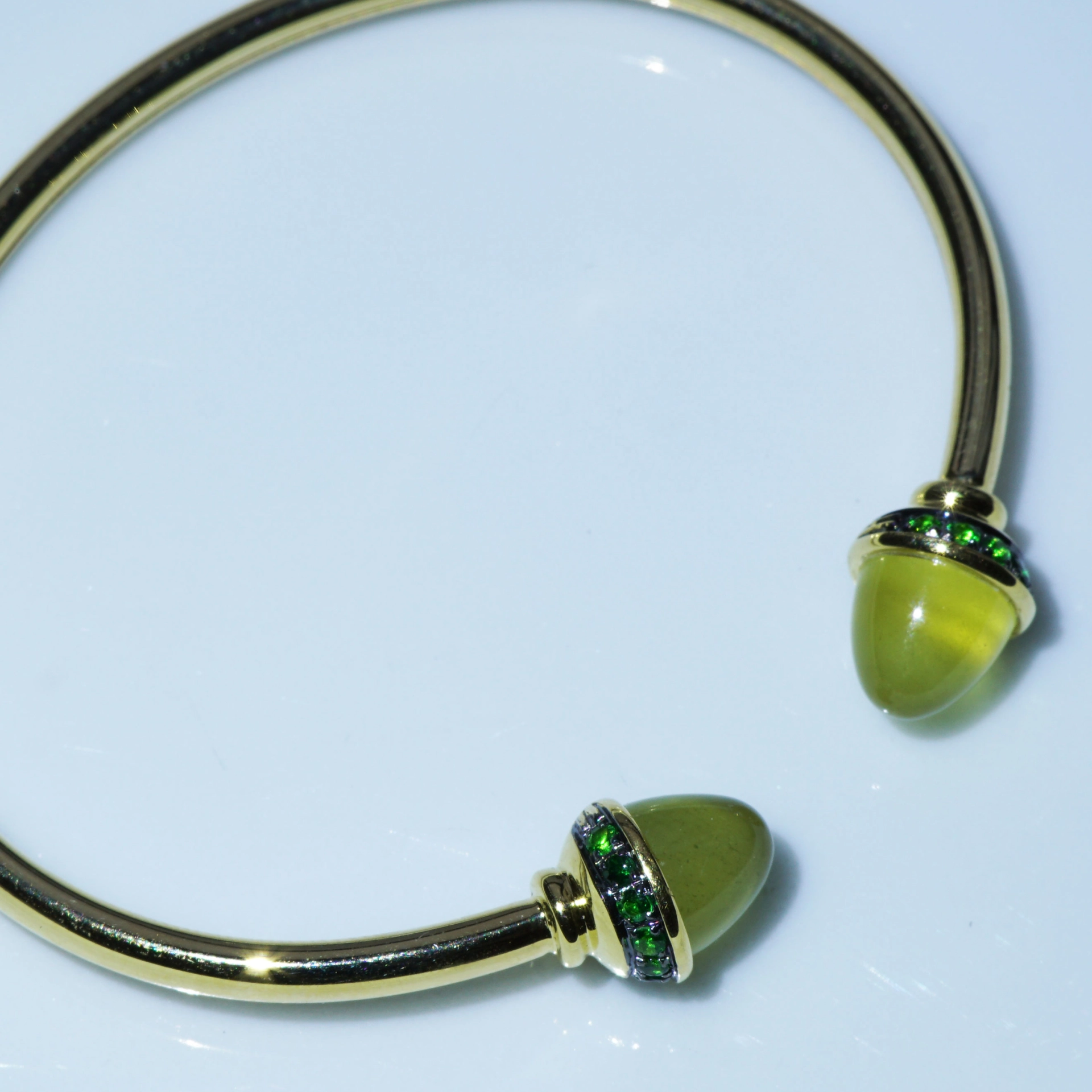 Peridot Tsavorith 18 kt Yellowgold 6.86 ct ...what a combination!