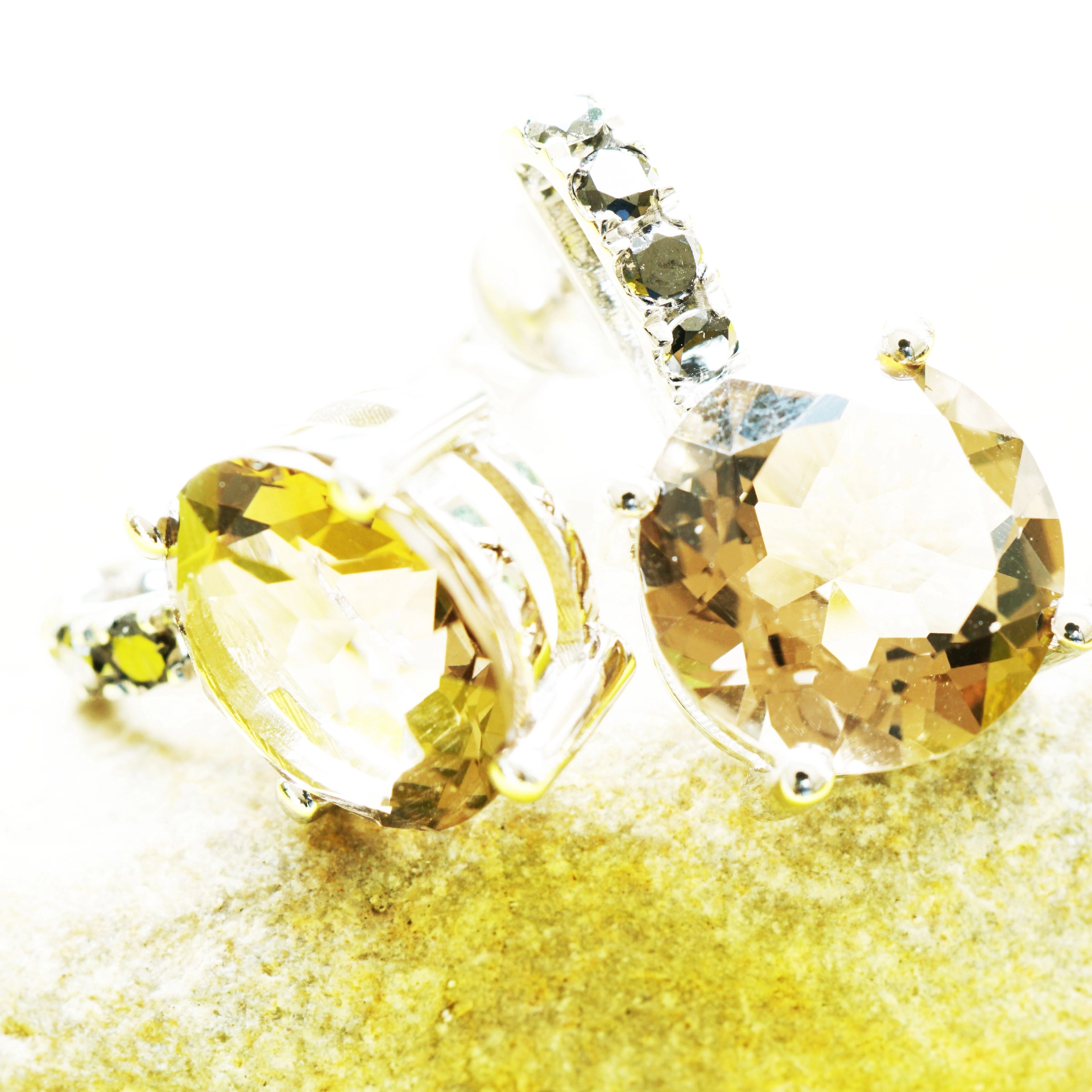 Diamant Rauchquarz Ohrstecker 750er Weissgold 0.28 ct ....cool lady...