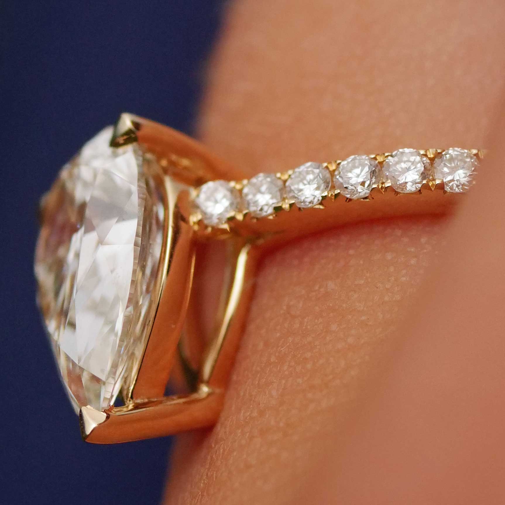 Brilliant ring 1.17 ct TW VS laboratory diamonds in 585 yellow gold.... for a fraction of the price of a natural diamond