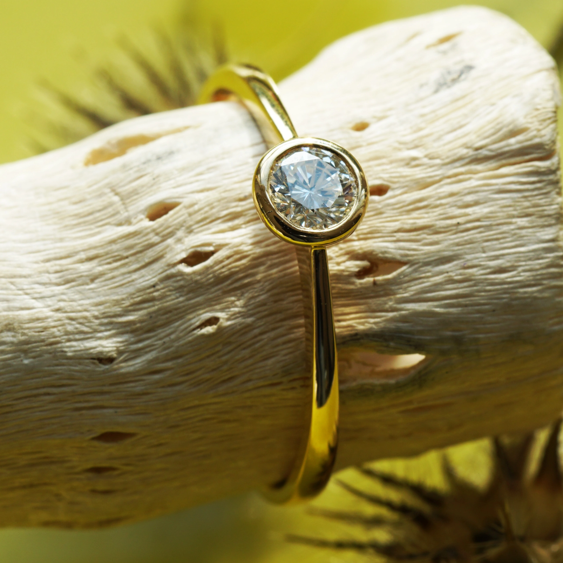 Solitaire Brilliant Ring 0.21 ct TW VVS-VS 750 Yellow Gold 4.7 mm D. Great Brilliance