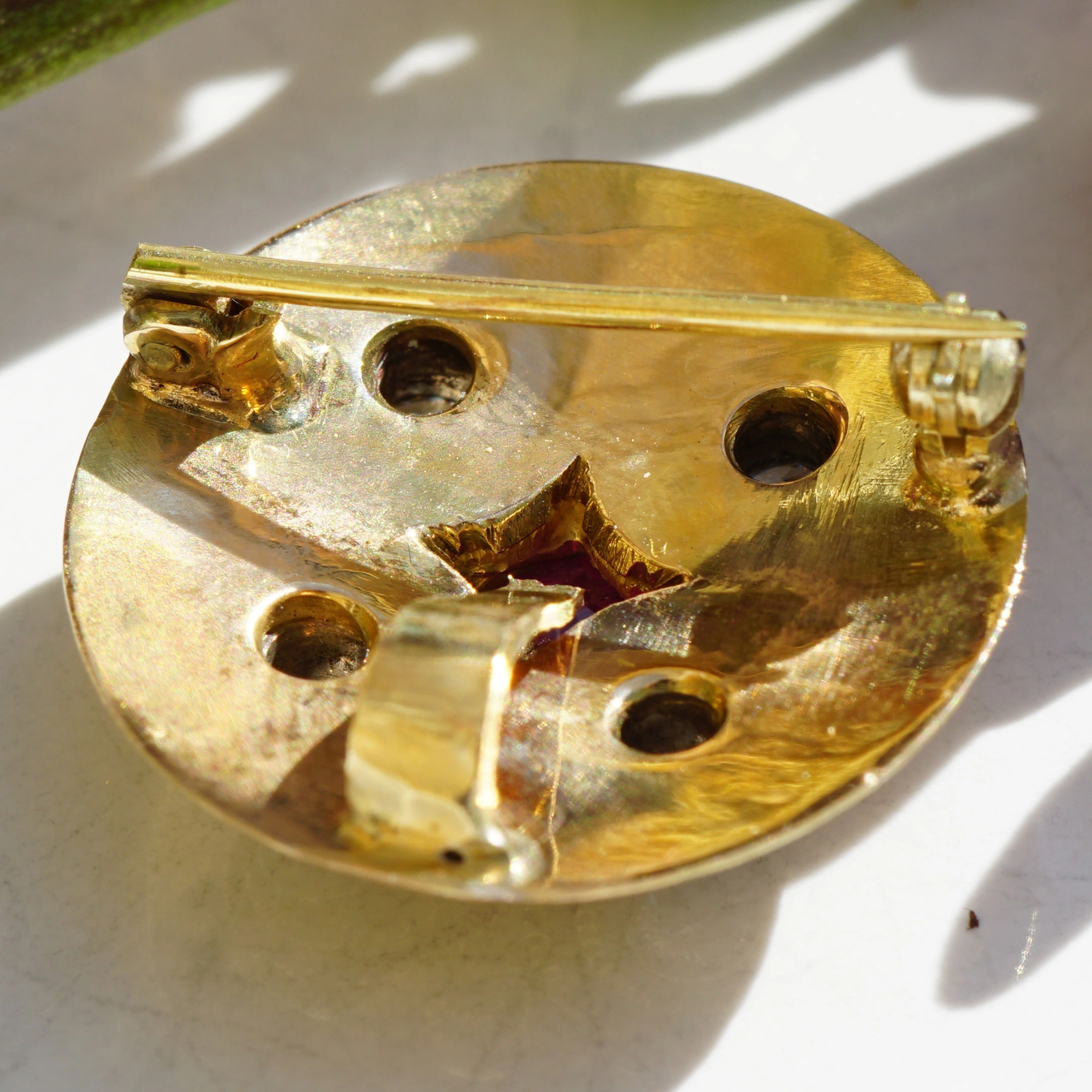 Rubin Brillant Brosche Vintage 60er Jahre Gelbgold 21 mm D.  m. Anhängeröse