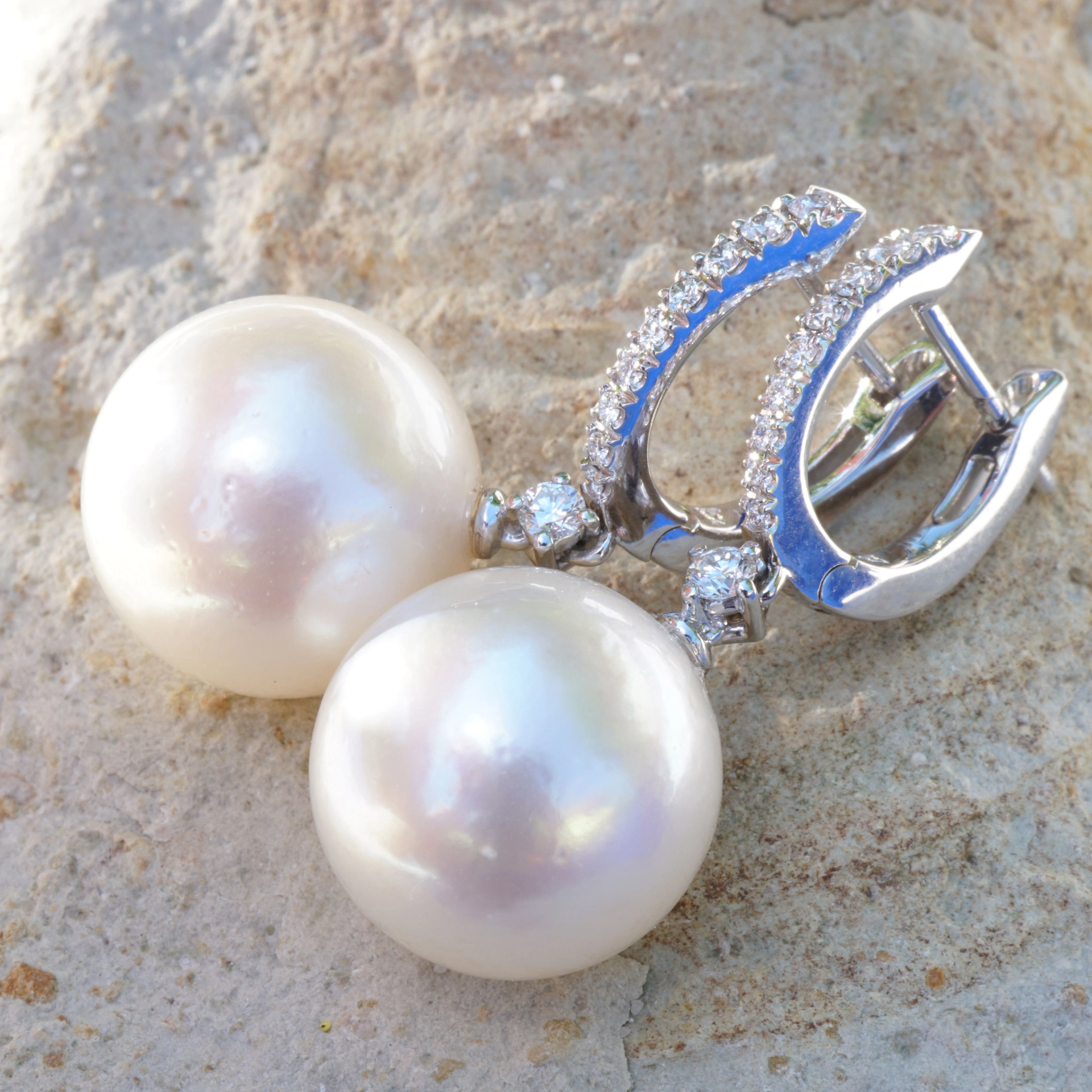 Wonderful southsea pearls earrings perfectly set in 750 whitegold