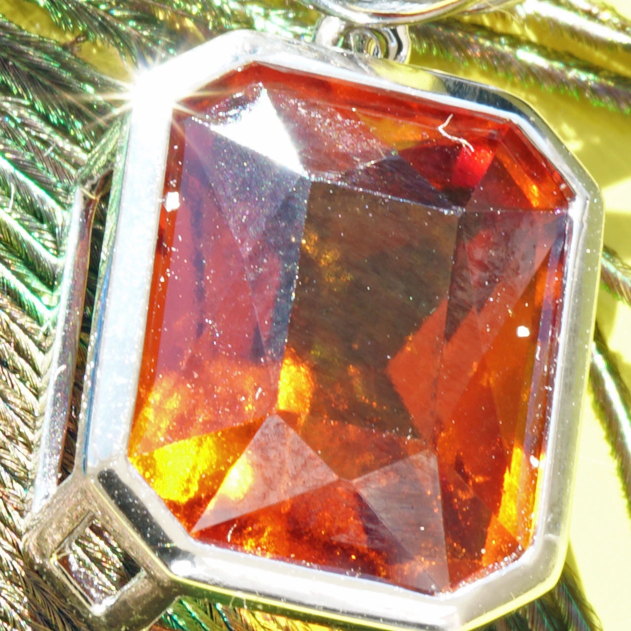 Neverseen this volcanic Color of Hessonit Garnet