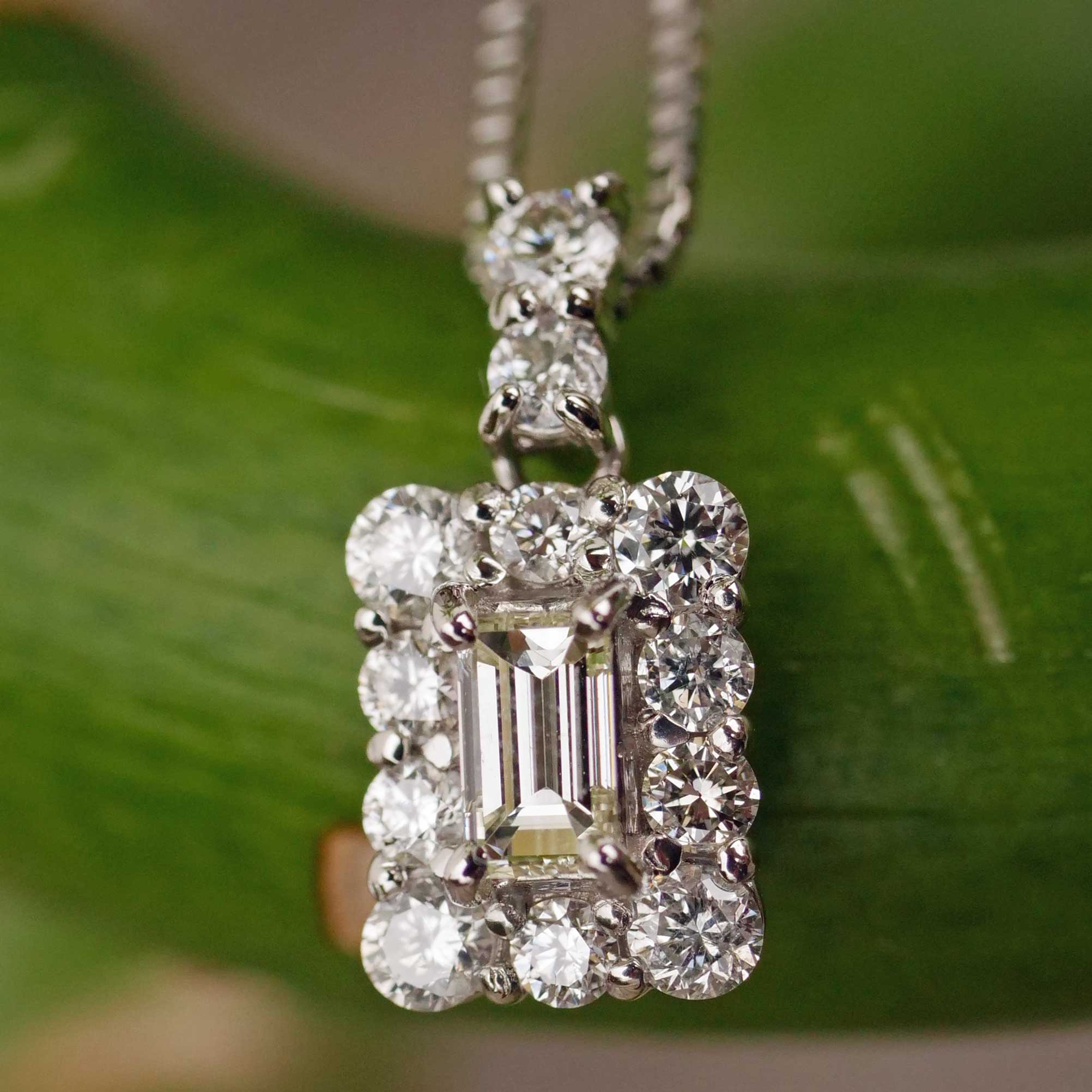 Noble Emeraldcut Solitaire Pendant with Chain 0.12 ct 0.28 ct 900 850 Platinum.... great Gift