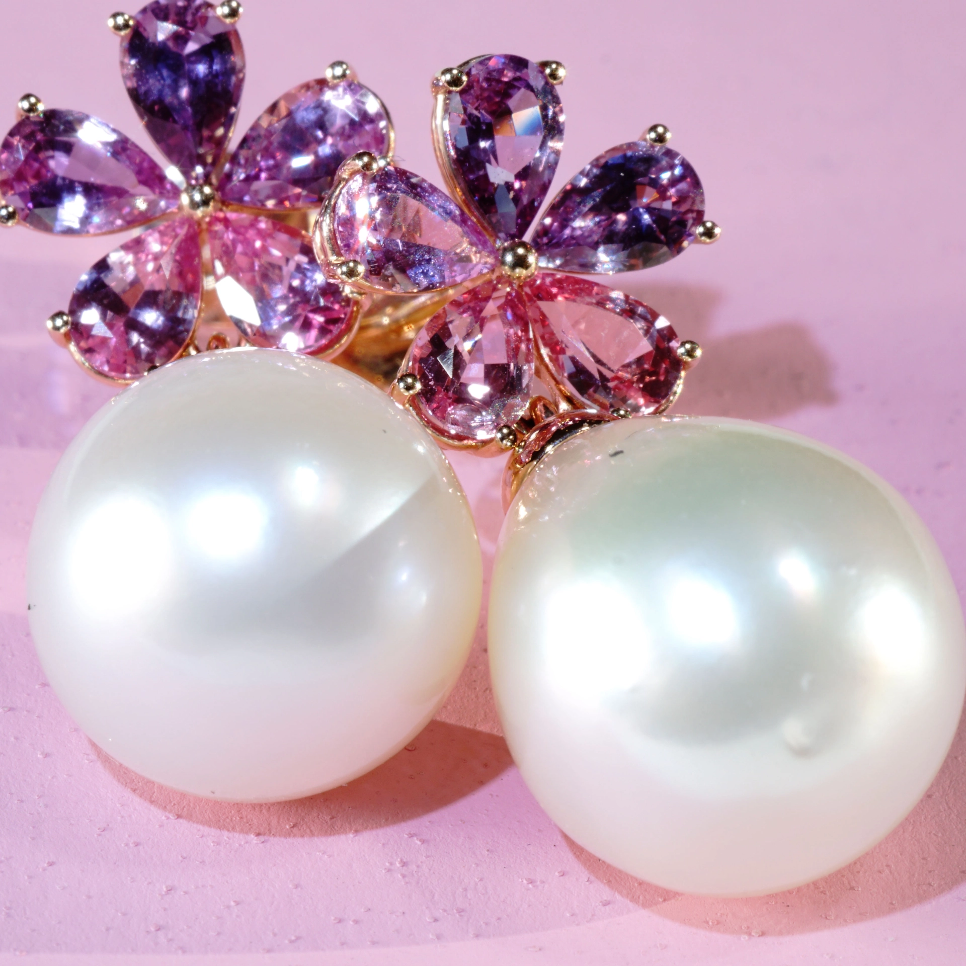 Mahenge Spinel Earrings with Southsea Pearls 18 kt Rosegold