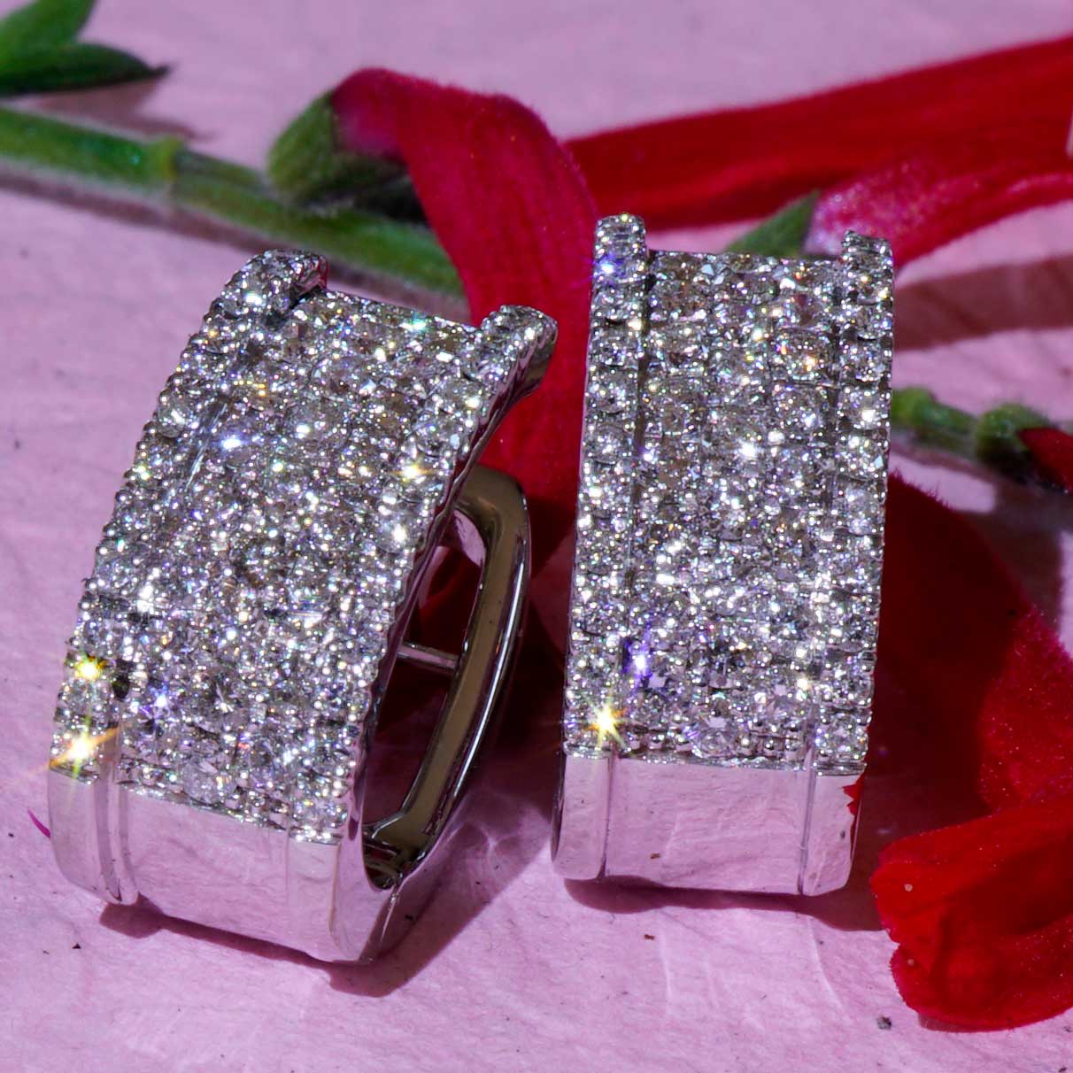 Brilliant three-quarter Hoop Earrings 0.69 ct 750 White Gold TW VS made in Italy very solid