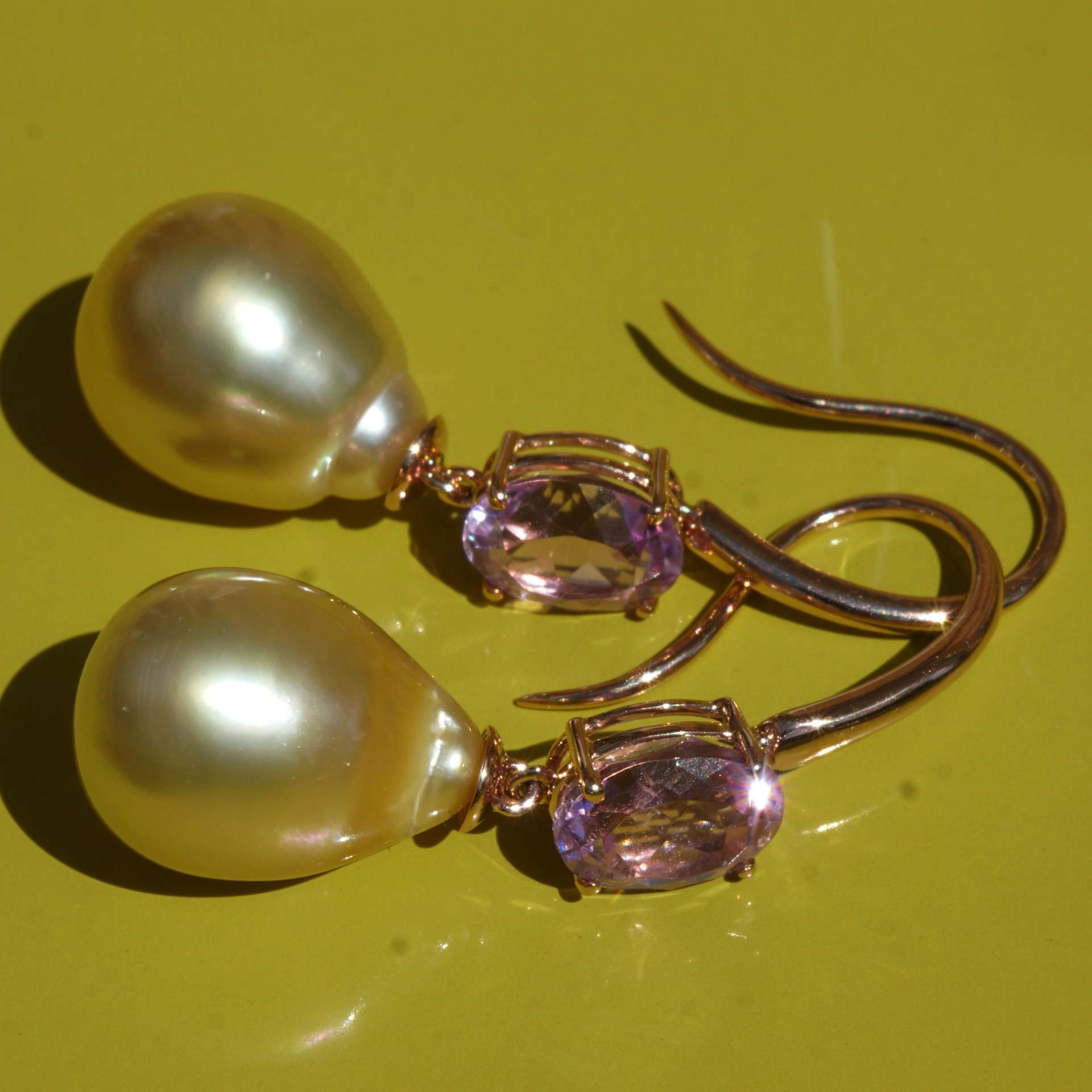 Kunzit Südsee Zuchtperl Ohrhänger AAA Lüster top 750er Rosegold ... es weht ein Frühlingsduft