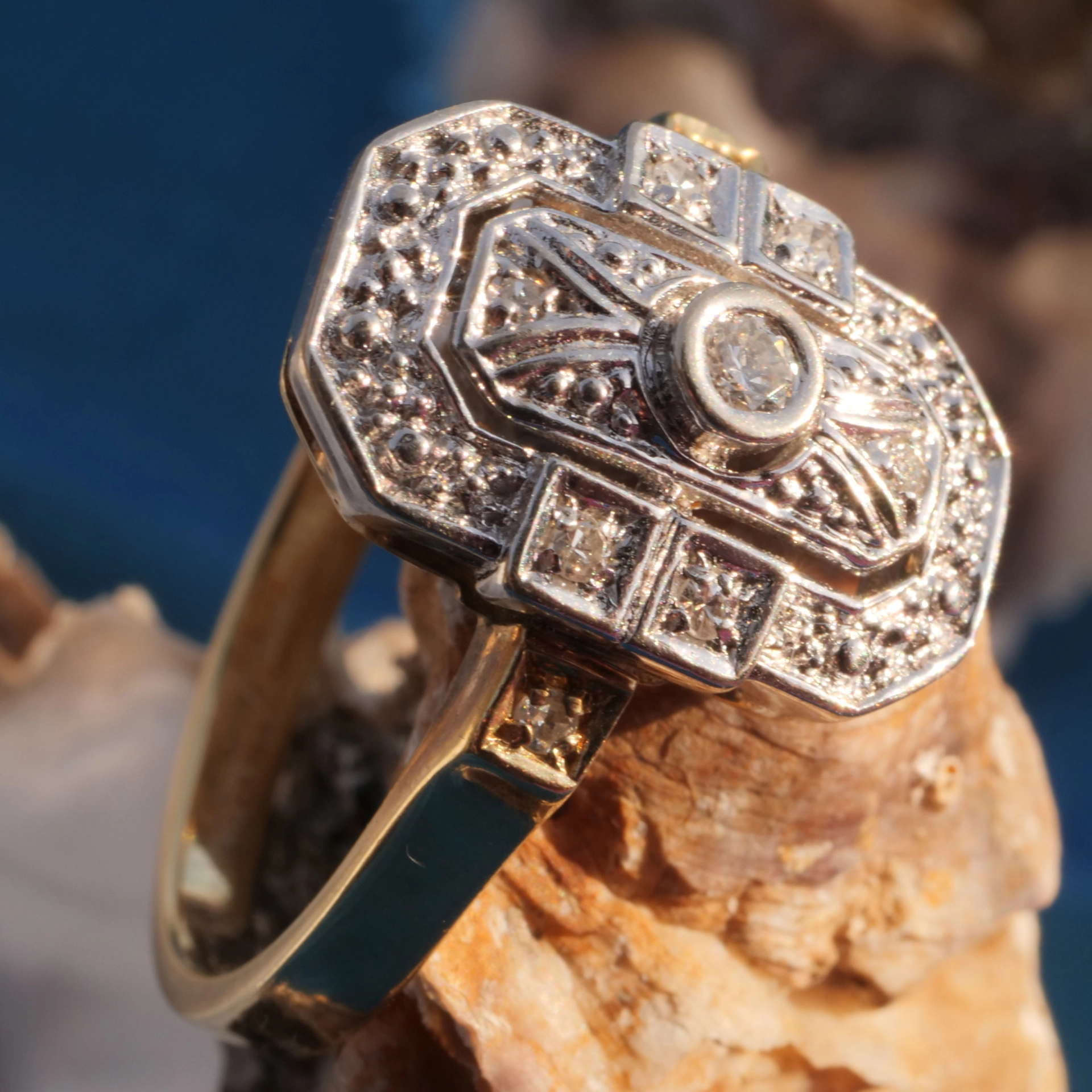 Art Deco Style Ring Diamonds total 0.11 ct 14 kt Gold shiny surface