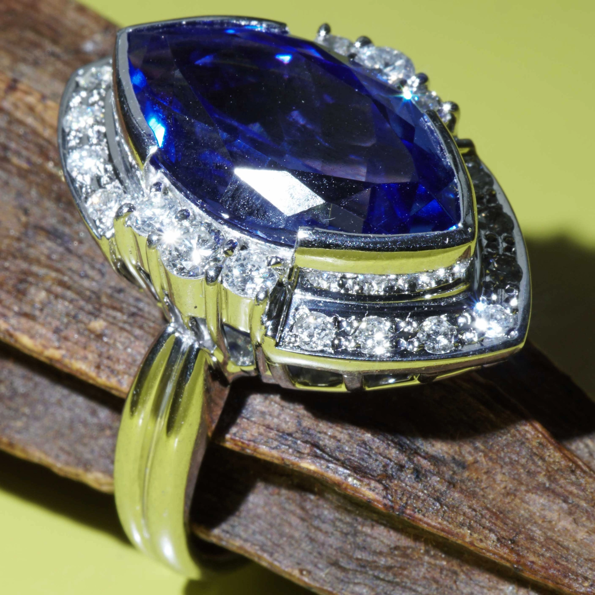 Tanzanite Brilliant Ring 900 Platinum 6.42 ct 0.50 ct.. Star of Africa in Navette Shape...soooo beautiful