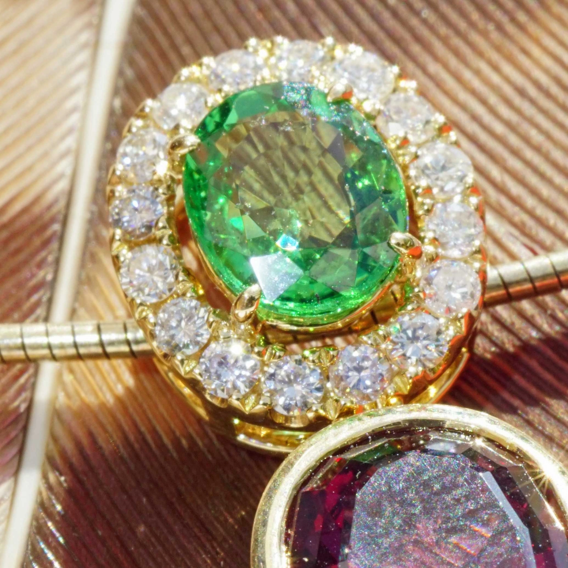 Pendant with fine Garnet Tsavorite and diamonds...red green Combination..phantastic!