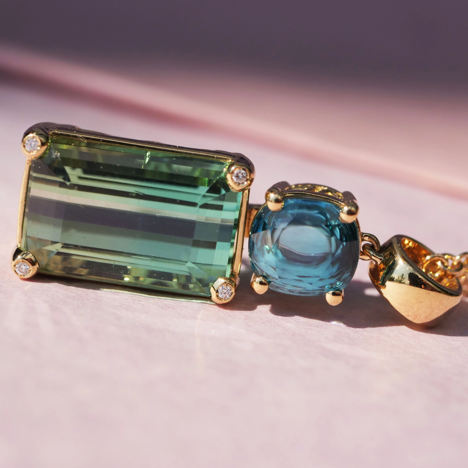 Tourmaline Zirkon Brilliant Pendant in 750 Yellow Gold blue-green Bicolor. 9.60 ct Africa/Congo