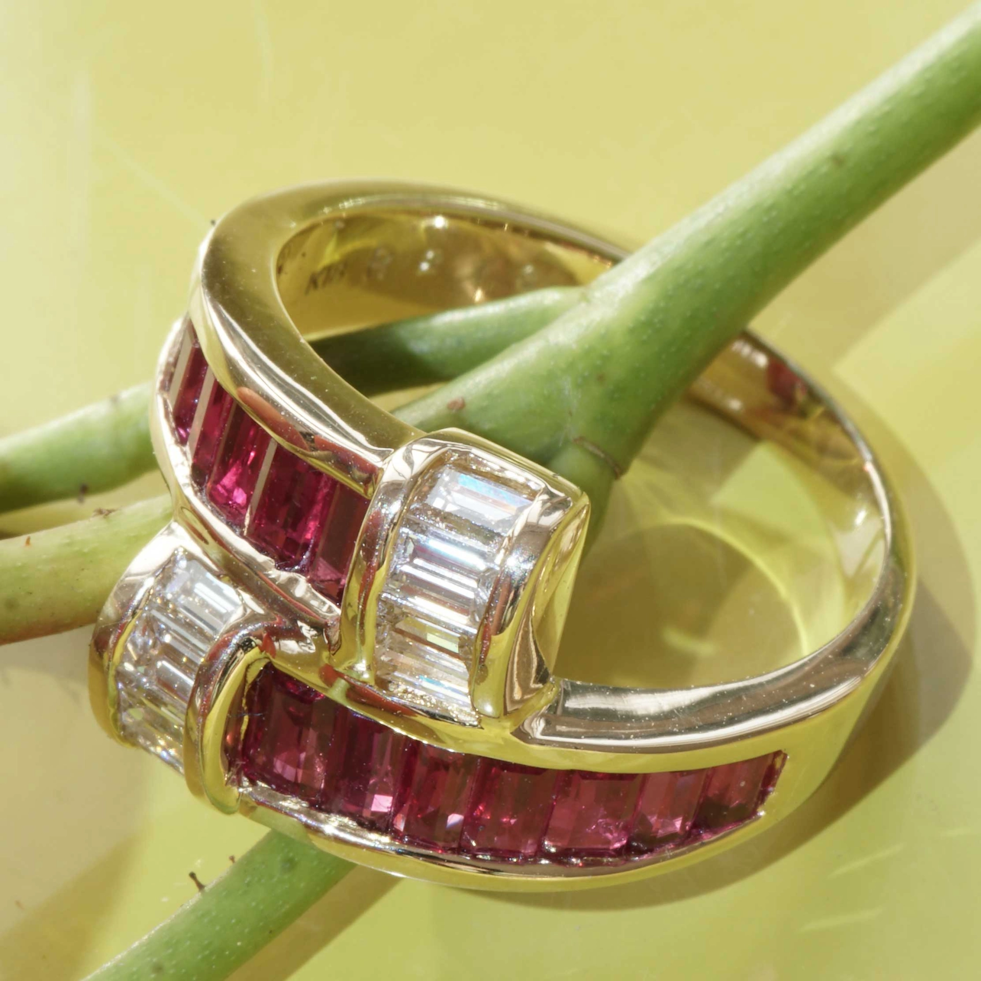 Ruby Brilliant Ring 18 kt Yellow Gold 2.213 ct 0.58 ct...Rubies without End