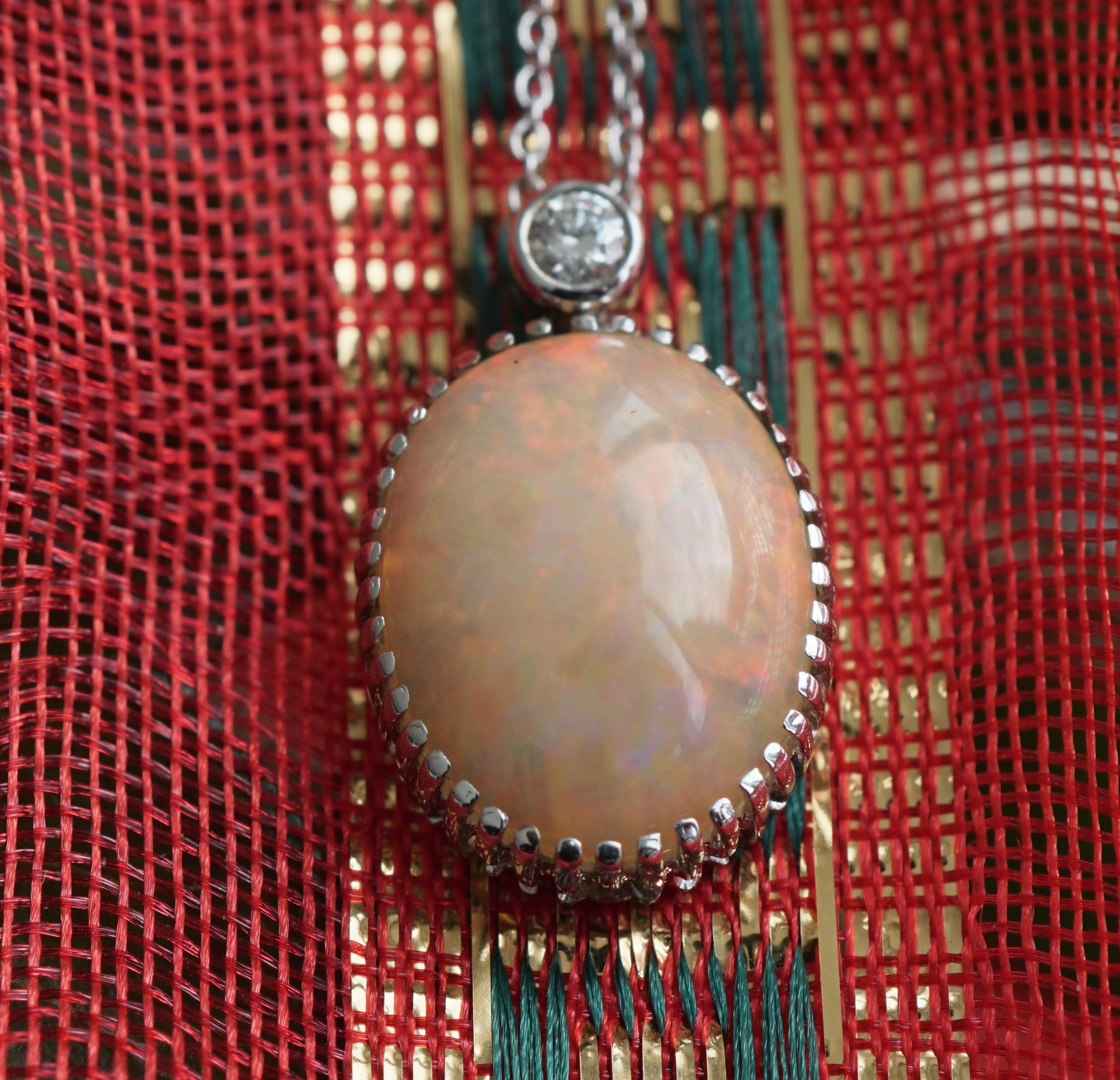 Voll Opal Anhänger mit Brillant 1.50 ct 0.03 ct weiss si mit Kette 750er Gold