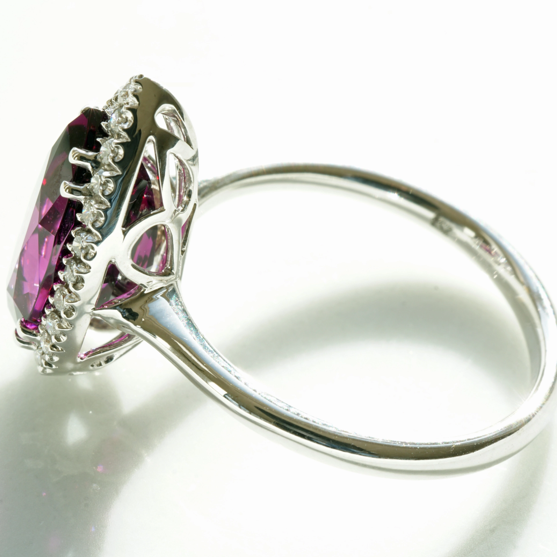 Rhodolite diamond ring 750 white gold, 4.74 ct, Mozambique AAA+ couldn't be better ...