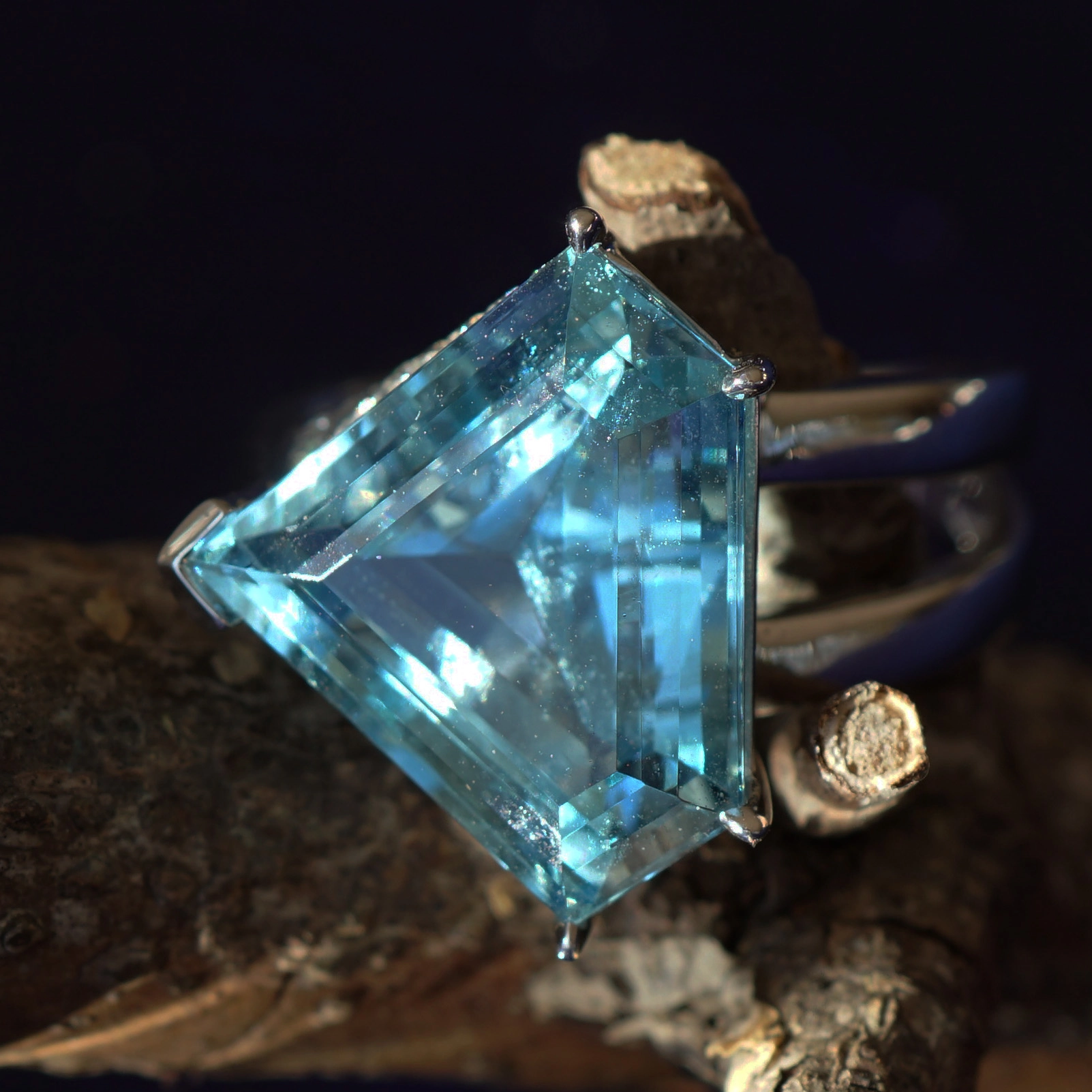 Aquamarin Brillant Ring 8.09 ct 0.26 ct 750er Weissgold Madagascar AAA+ Wahnsinnsdesign