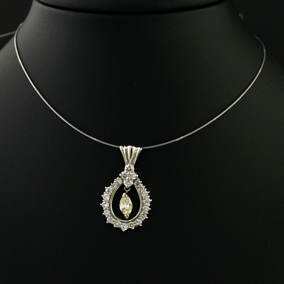 Brilliant Pendant 0.65 ct W / VS-SI Platinum 900.....soo nice