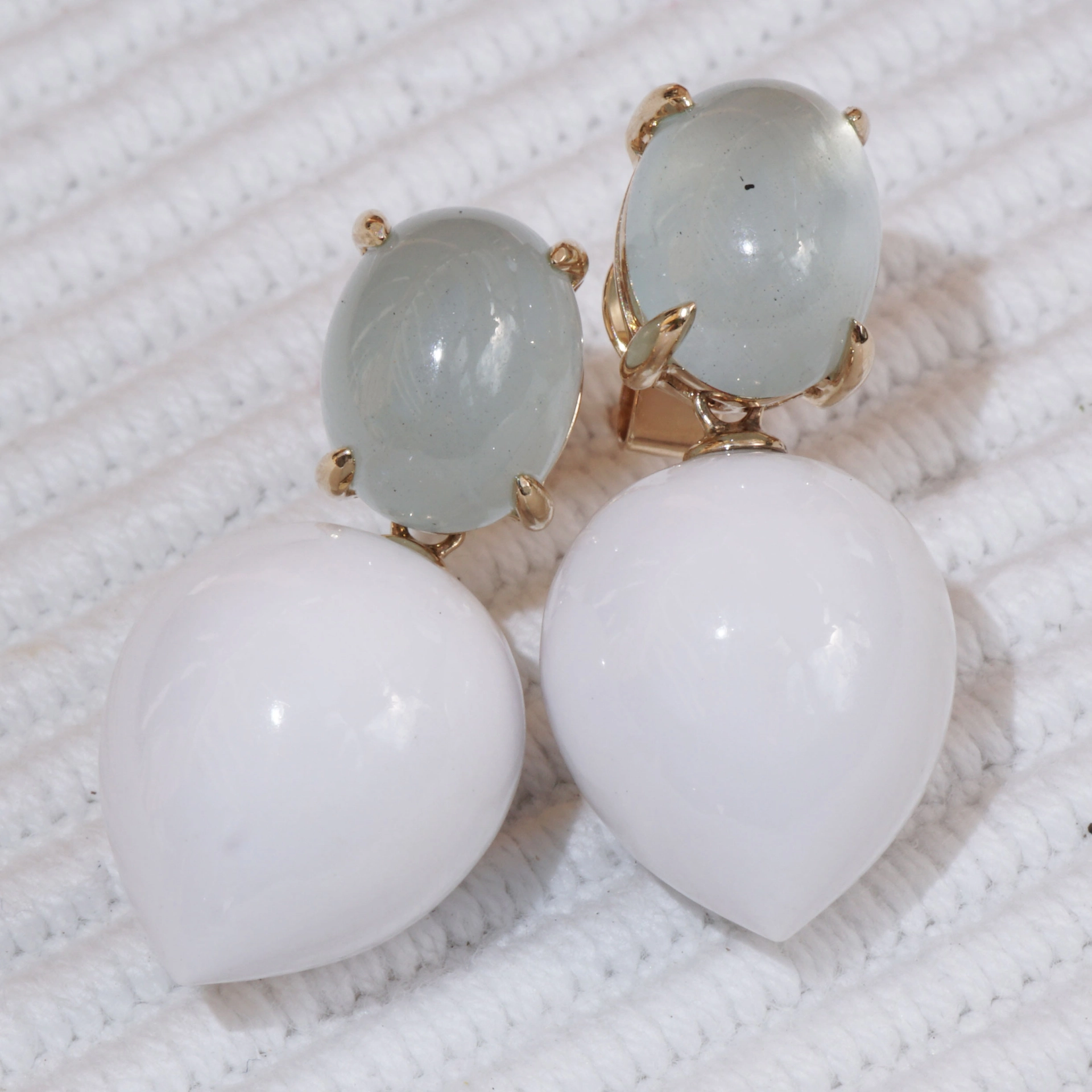 Cacholong Aquamarine Earrings 14 kt Yellowgold....Sky and Snow