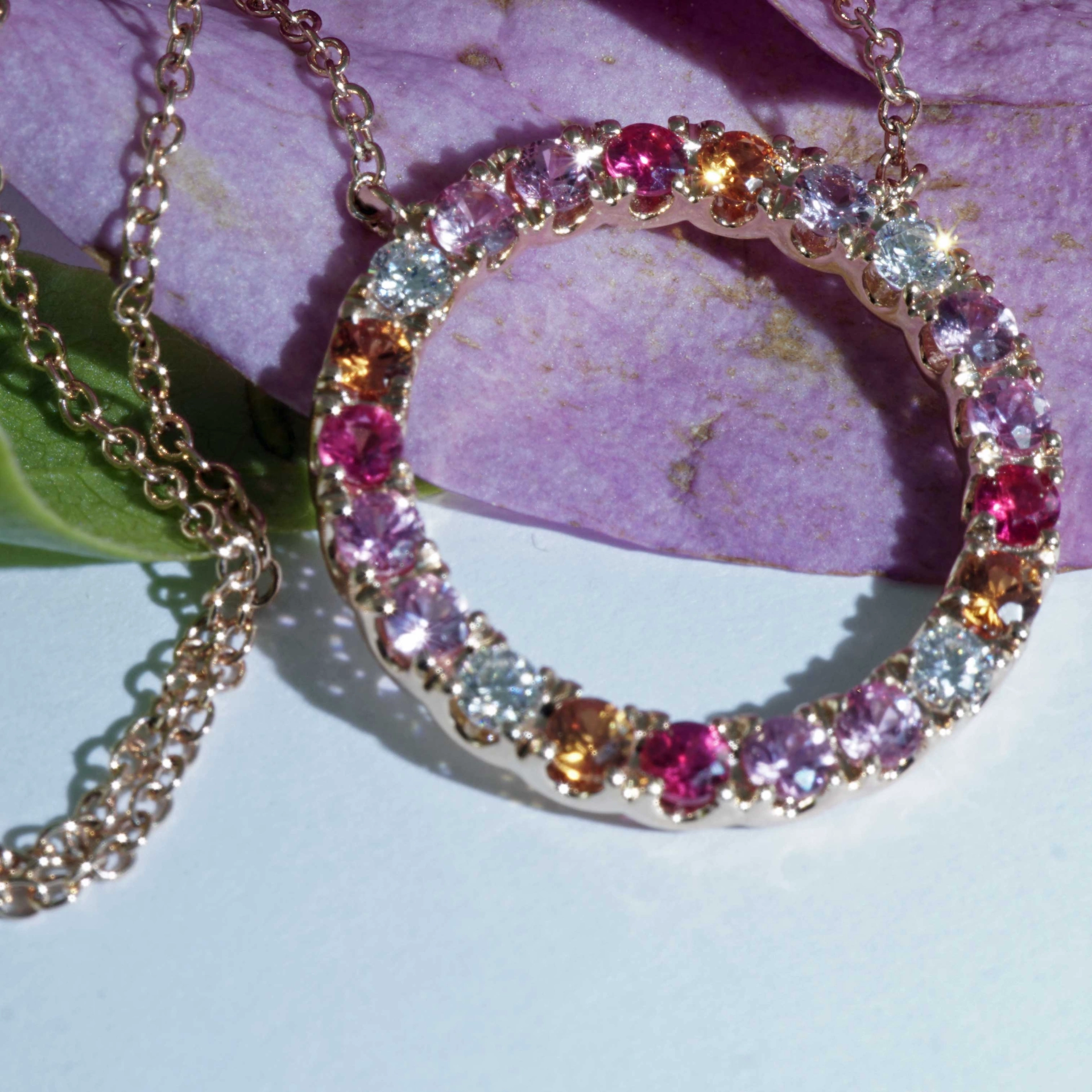 Saphire Brilliant Necklace 18 kt Rose Gold...stunning play of Colors