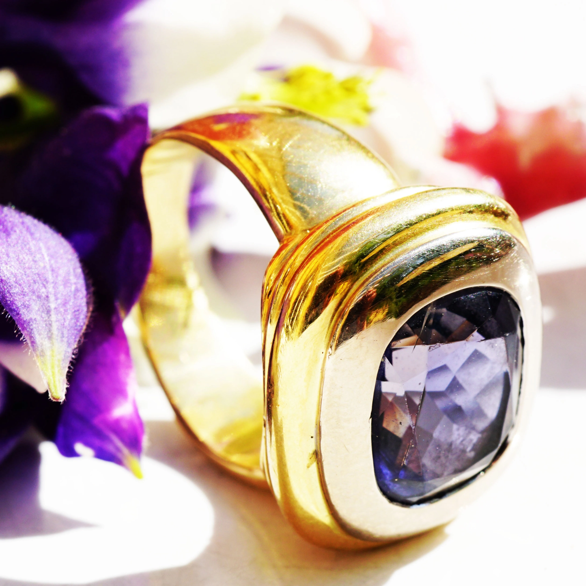 Iolith (Cordierit)  Ring massive Handarbeit 750er Gold 18 Gramm schwer