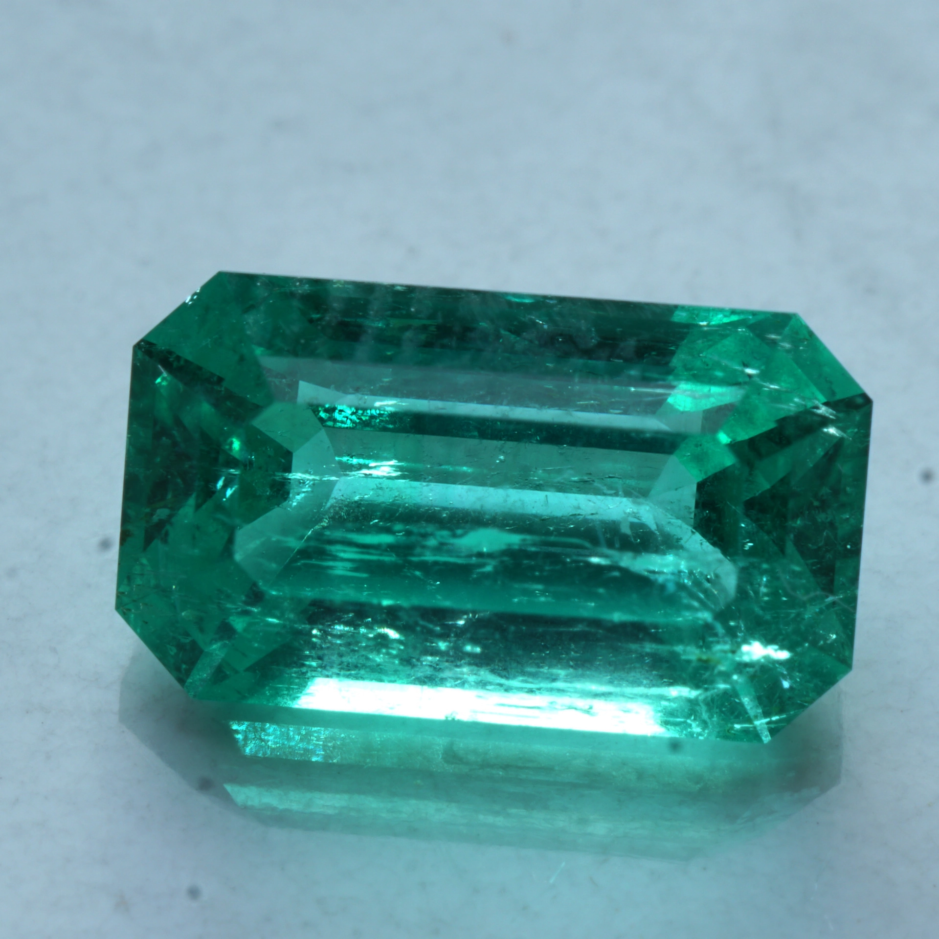 Emerald ring 0.97 ct, top quality from Afghanistan, 750 yellow gold handmade