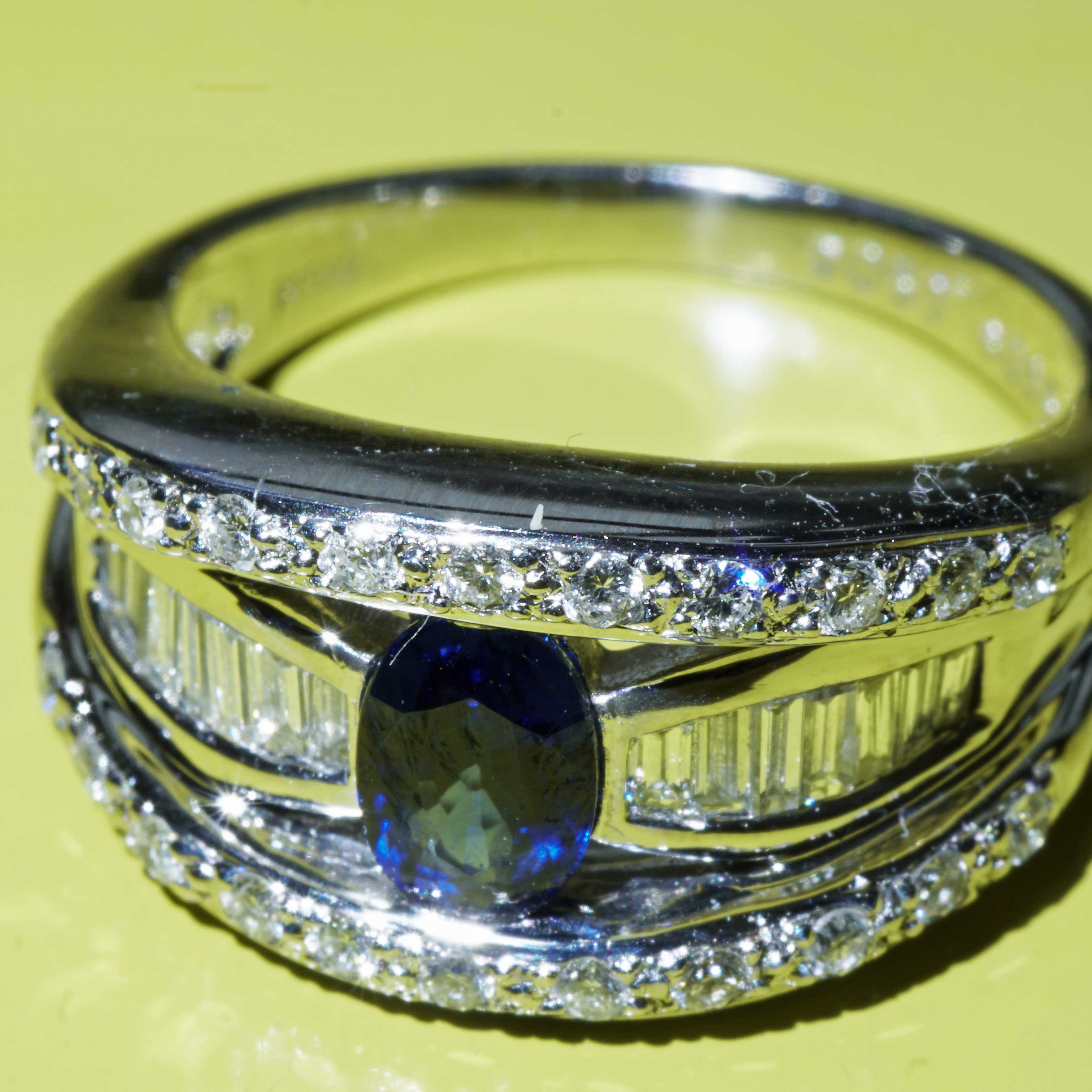 Sapphire Brilliant Ring 900 Platinum 0.65 ct 0.50 ct finest Sapphire and brilliant-cut Diamonds in Platinum