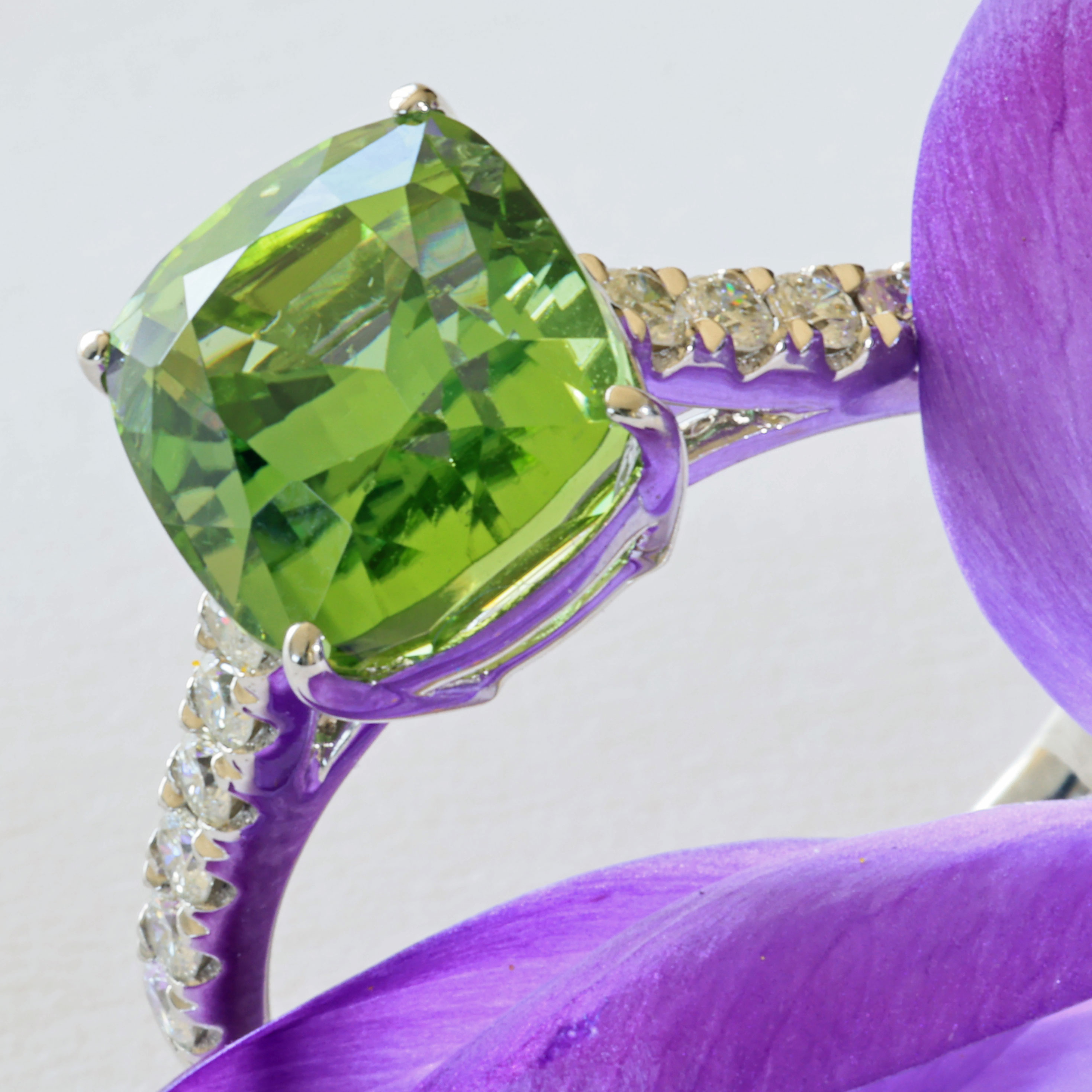 Lagun Green-Blue Tourmaline Brilliant Ring 750 White Gold 3.90 ct 0.27 ct Afghanistan Top Quality
