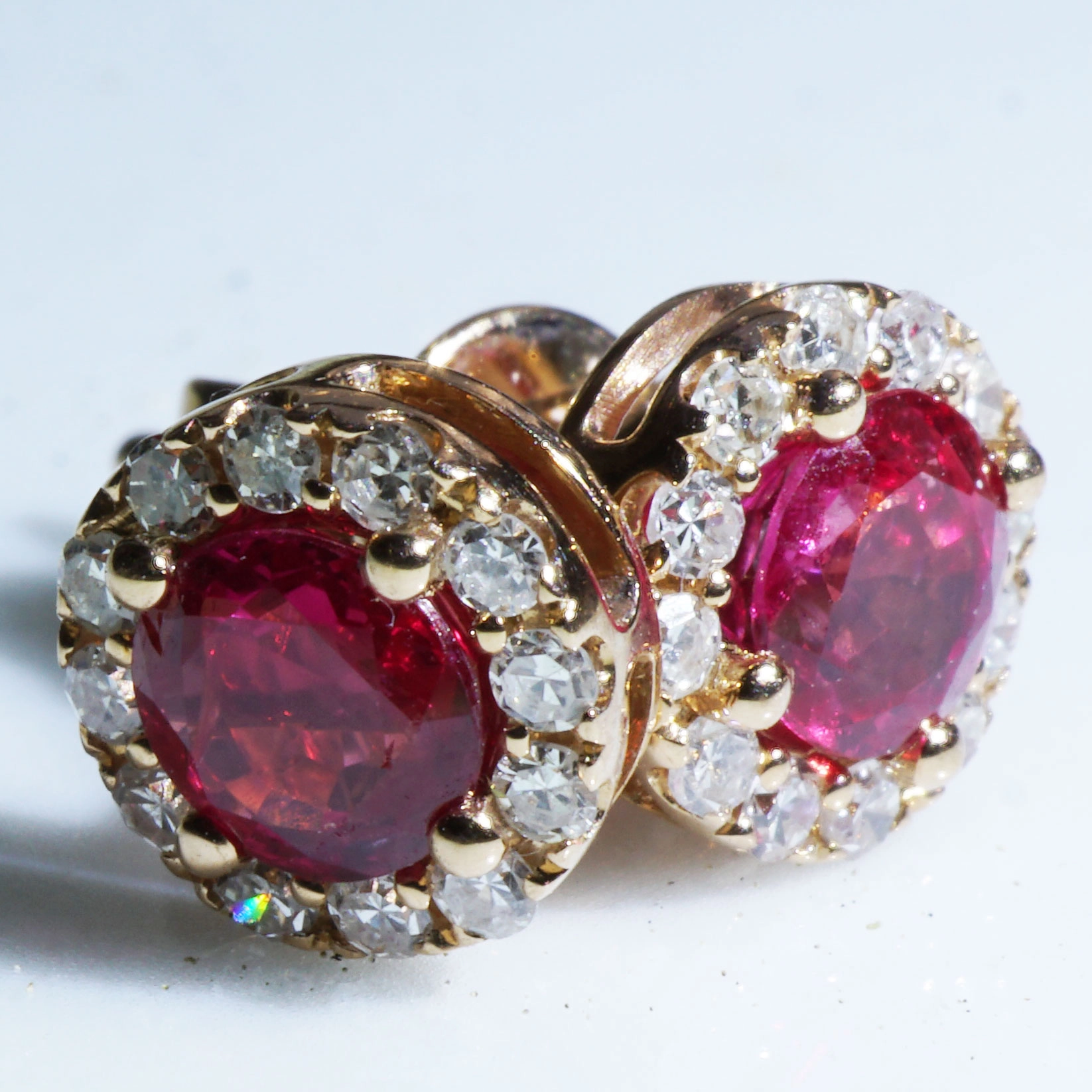 As the Star ...two Burma Rubies...great Color 18 kt Rosegold