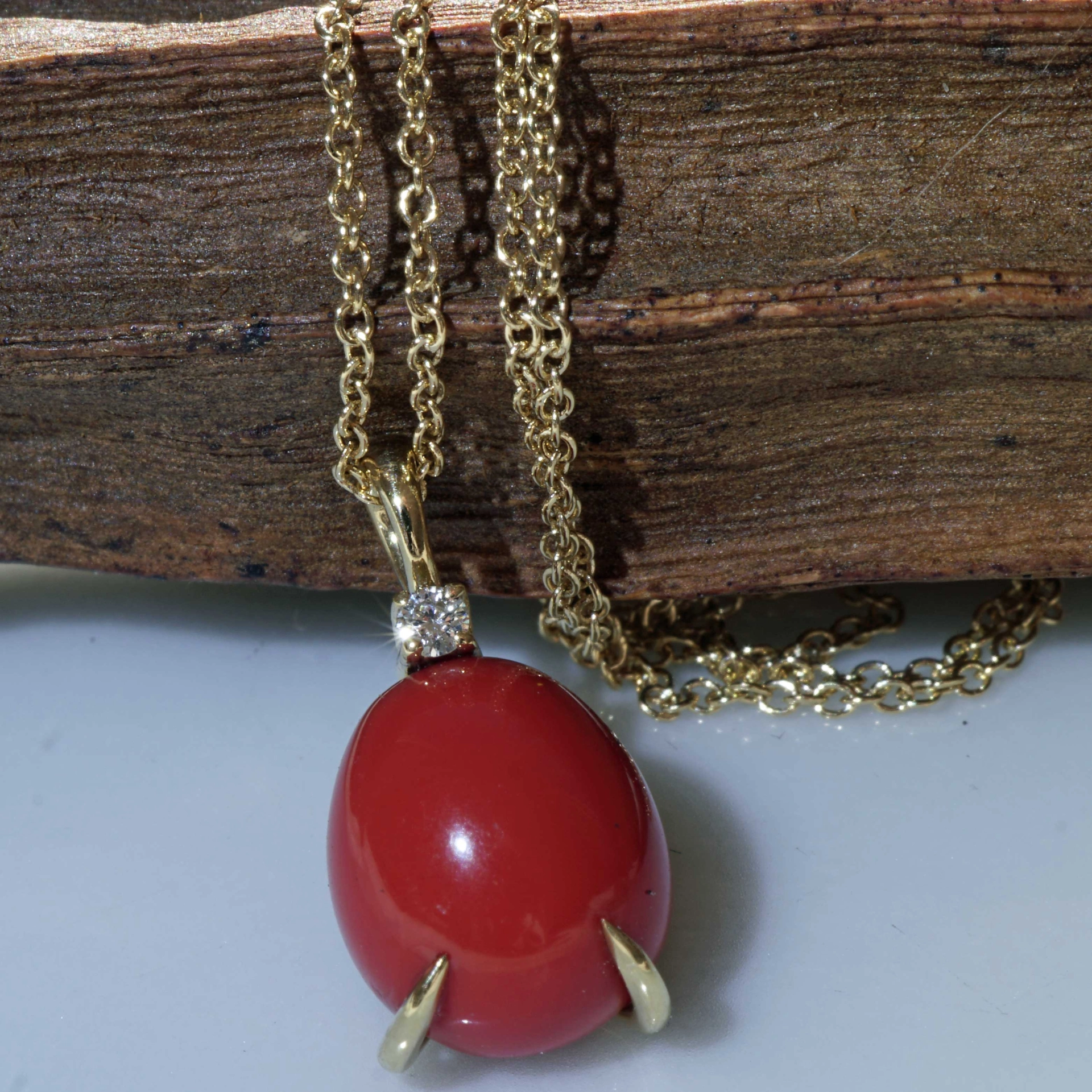 Drop Pendant...soo sweet...with coral and Diamond...made in Italy