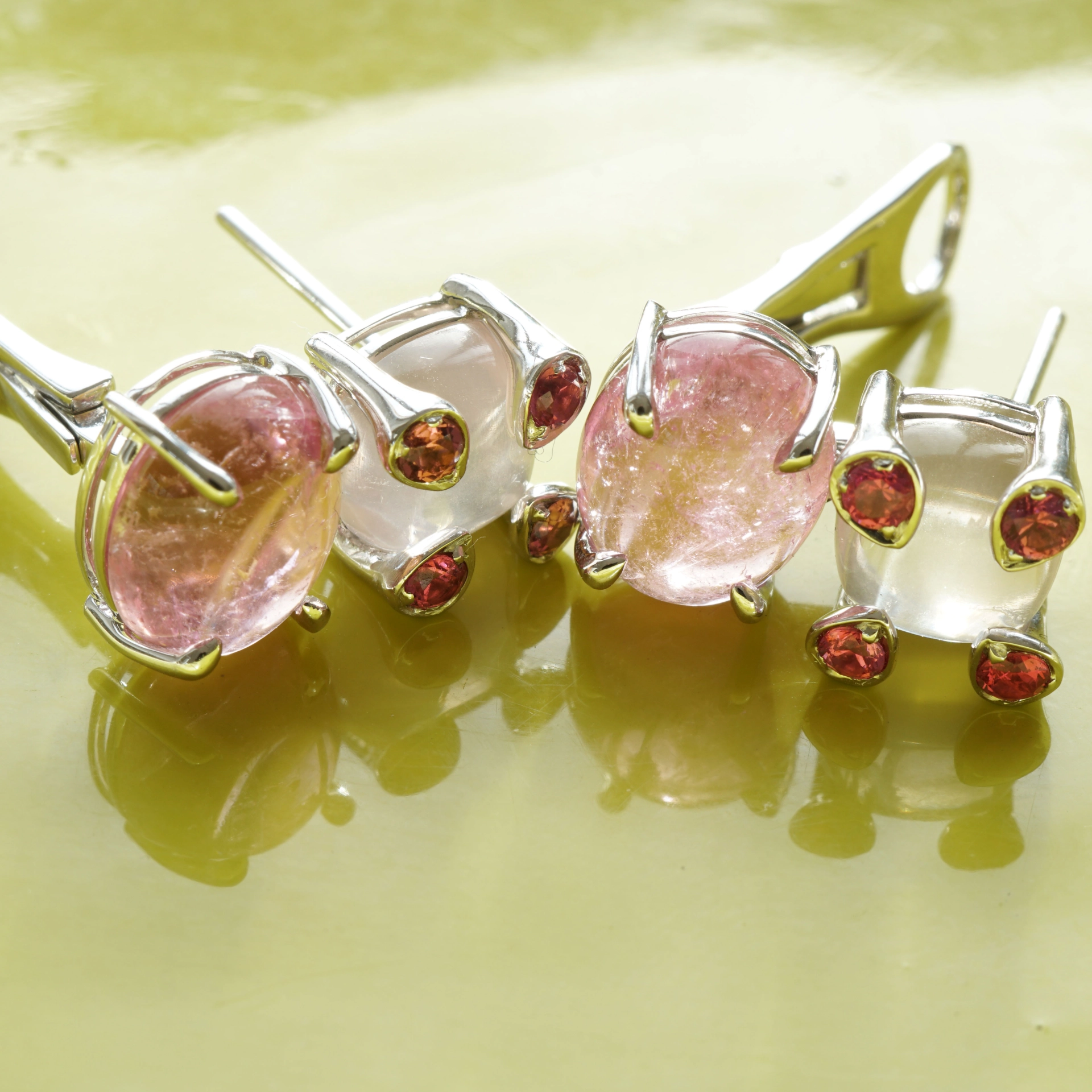 Spinel Tourmalin Rosequartz Earrings 18 kt Whitegold...rare electric pink Color