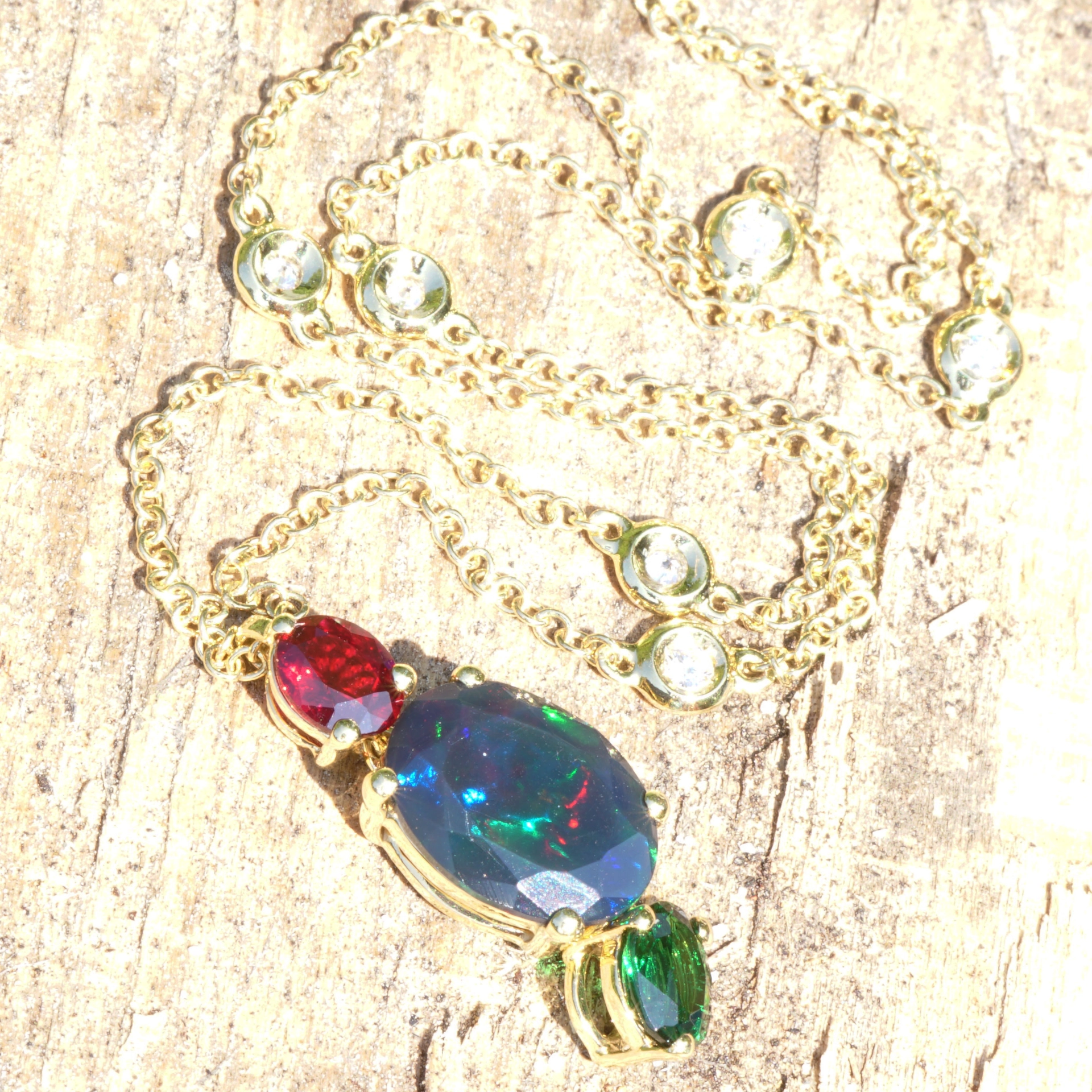 Black Opal Rubin Tsavorit Anhänger m. Brillant Kette 750er Gelbgold ....Hot Stuff.....