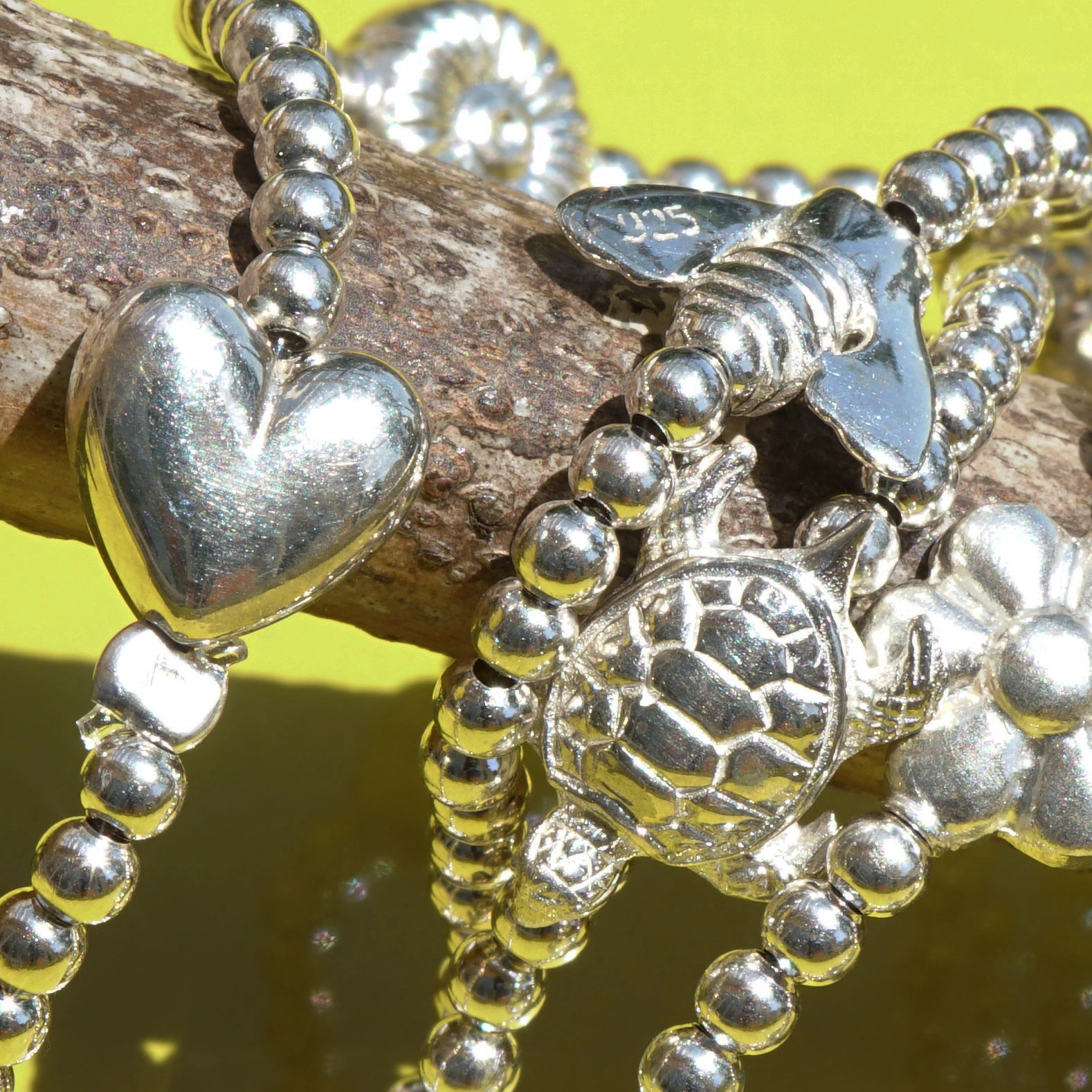 Chilango elastic Bracelet Ball Design Silver cute Motifs (turtle, bee, daisy, heart)