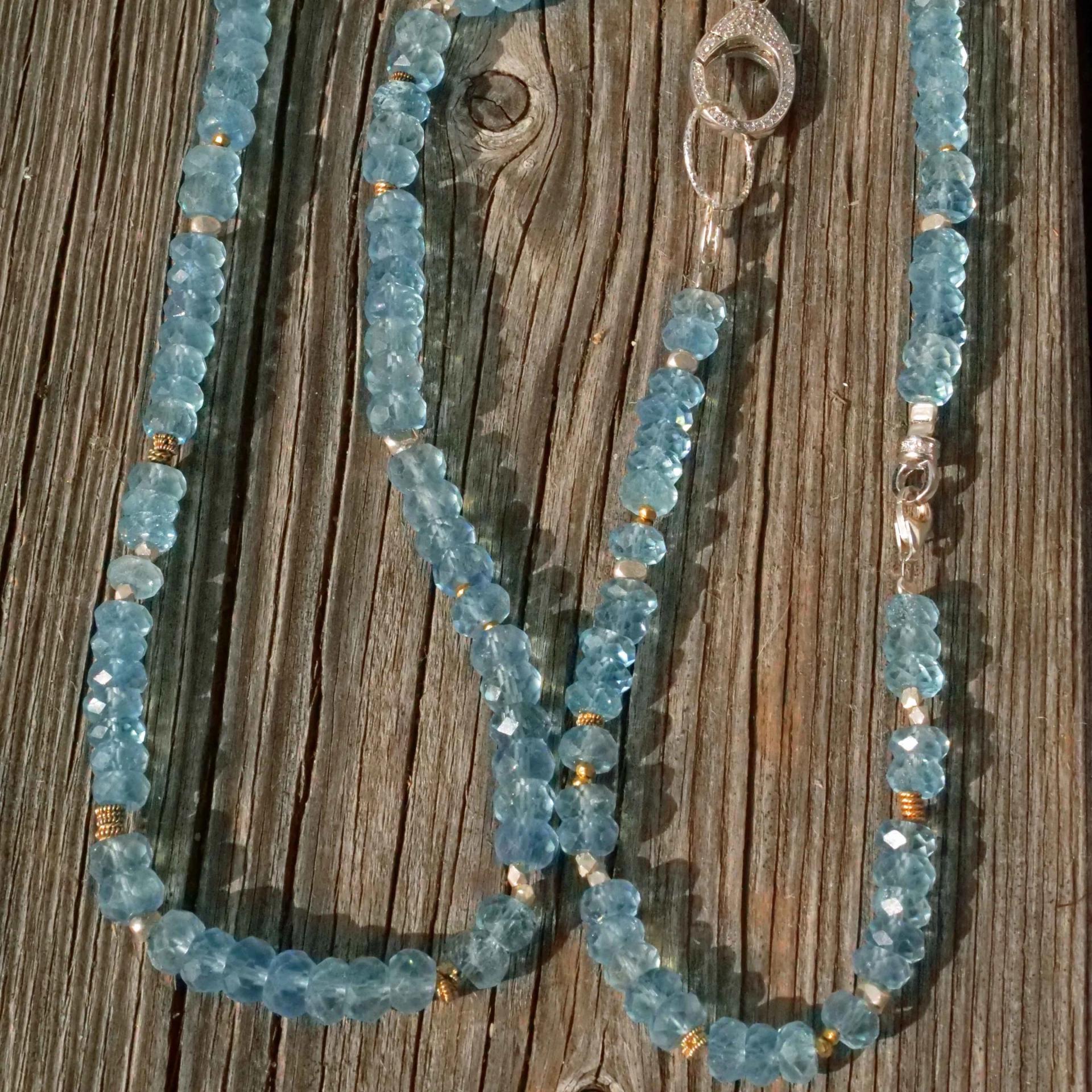 Aquamarin Necklace with handmade Balls in 900er Finegold and silver...so pretty