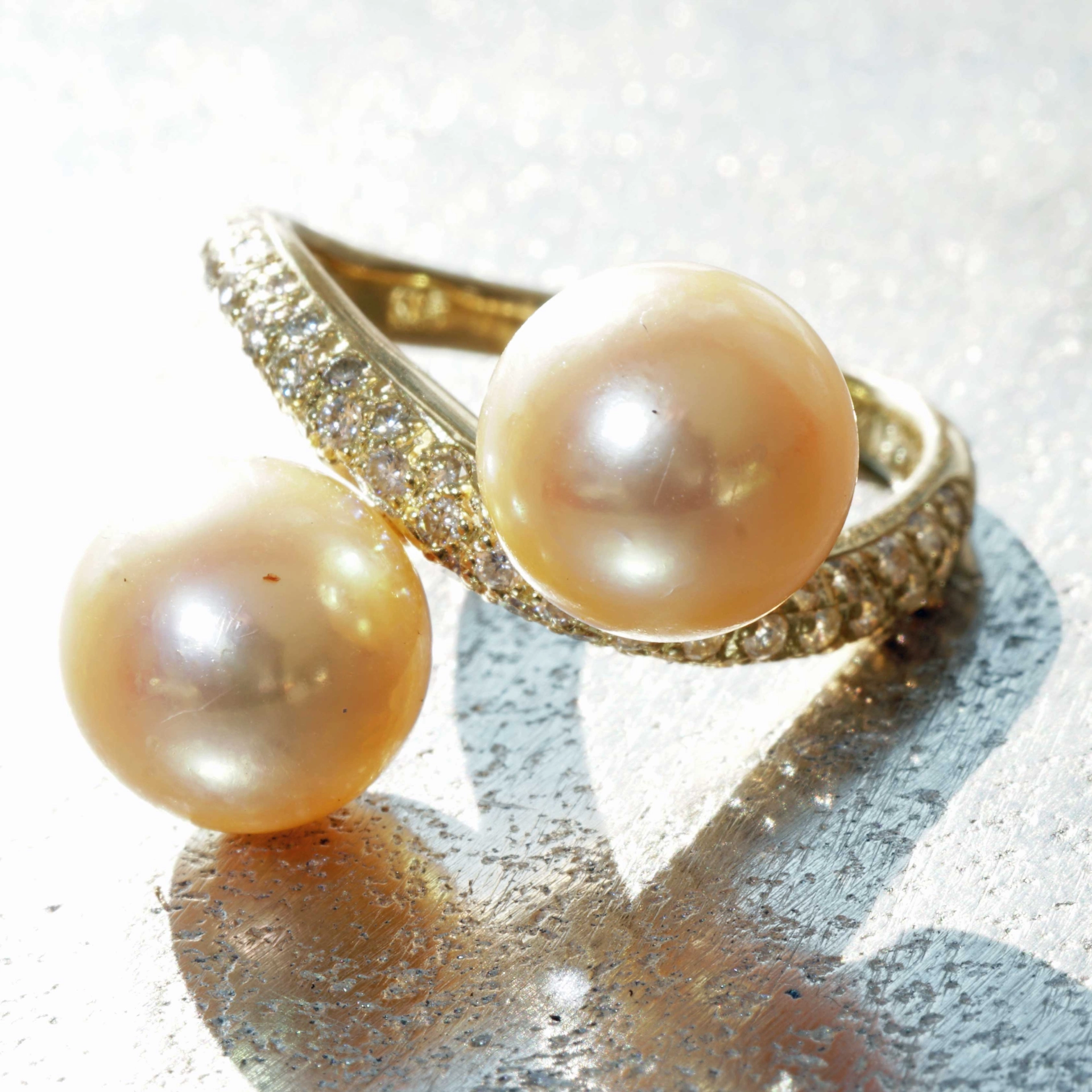 Southsea Pearl Brilliant Ring 18 kt Yellow Gold 0.51 ct W / VS-SI very elegant