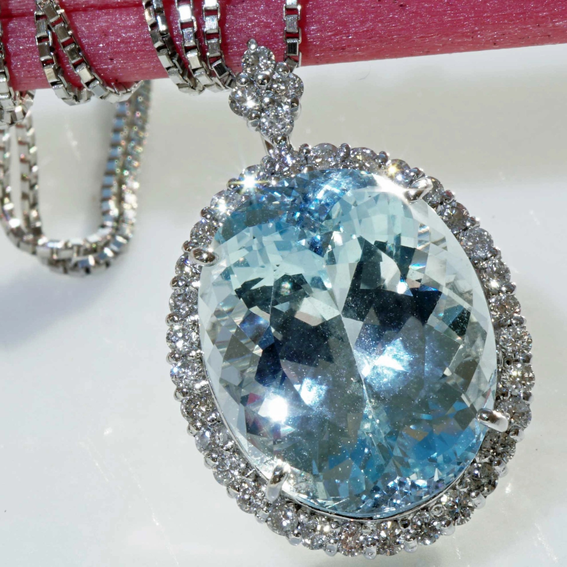Santa Maria Aquamarin Brilliant Pendant 7.4 ct  950 platinum 0.35 ct Rare Color