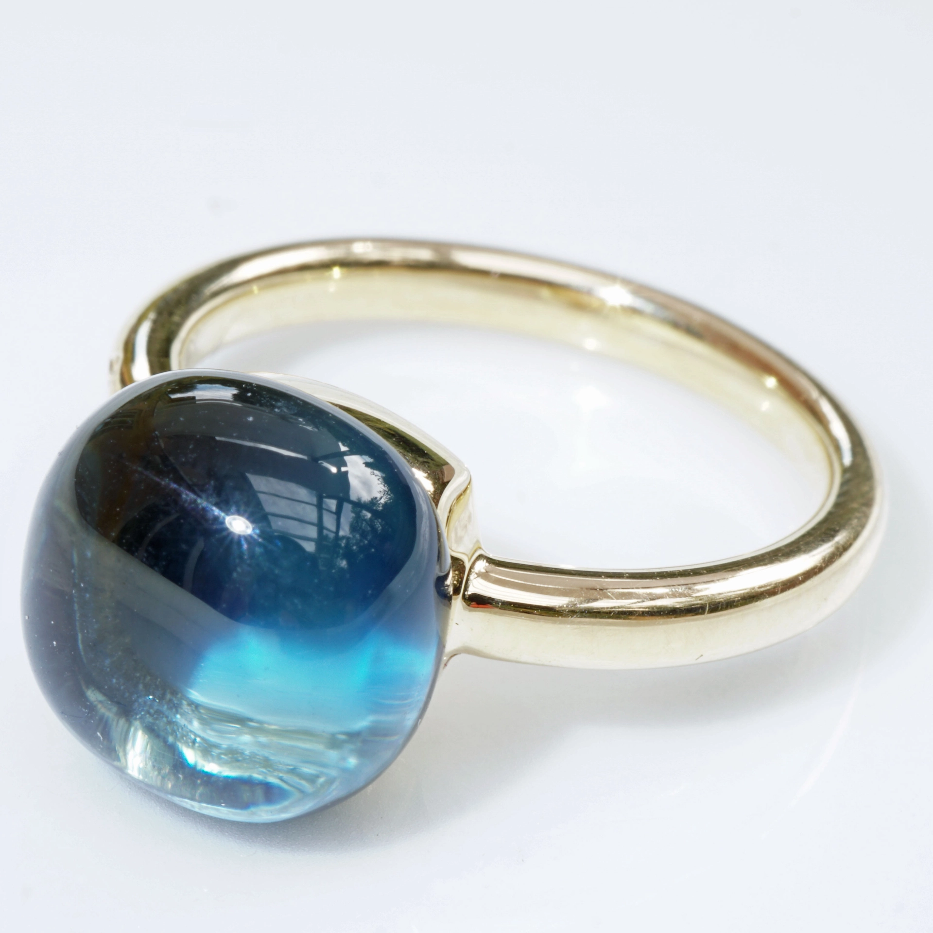 Bluetopaz Brilliant Ring 18 kt Yellow Gold...perfekt floating Effect