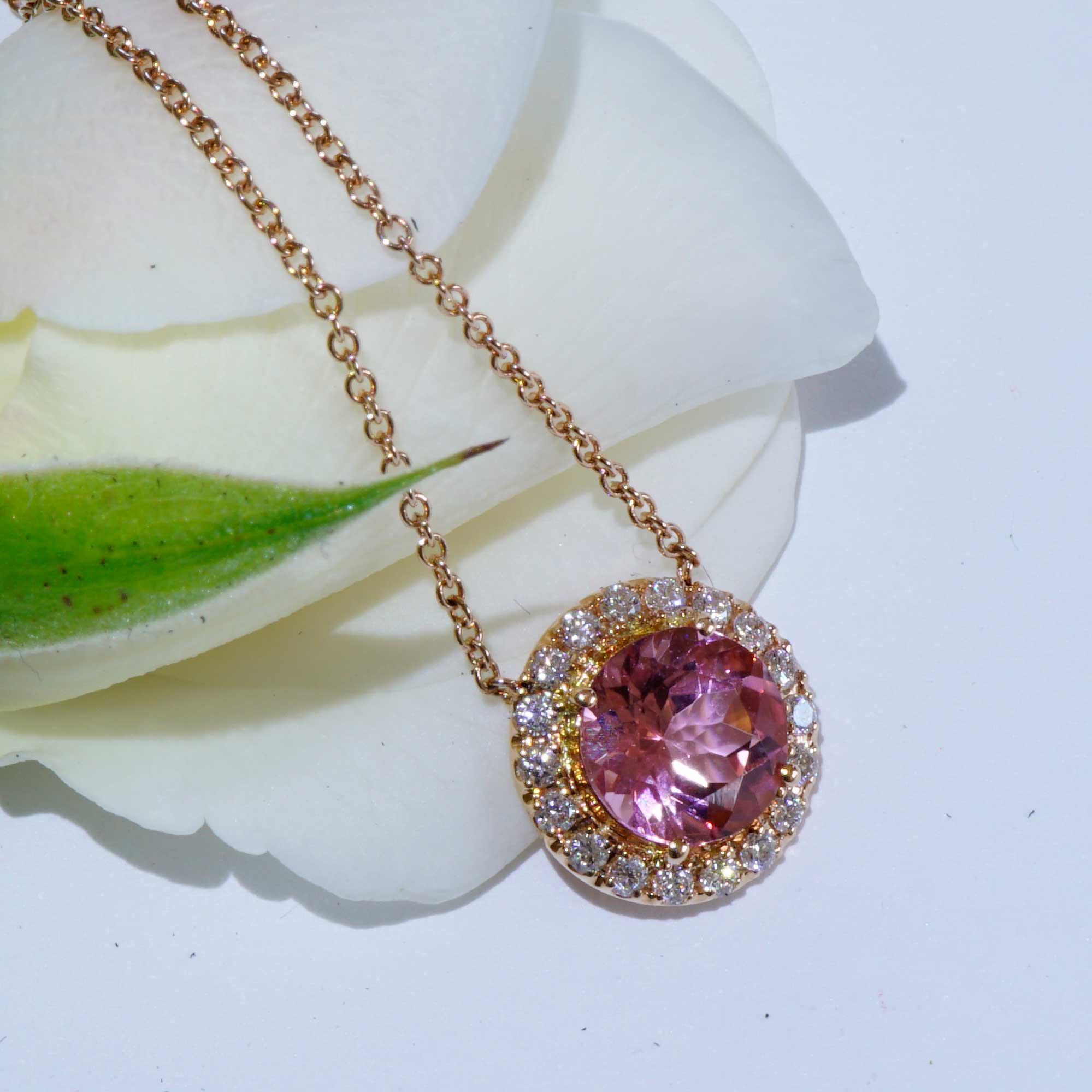 Tourmaline Brilliant Necklace 750 Rose Gold... Pink to fall in love with.... an eye-catcher and mood maker