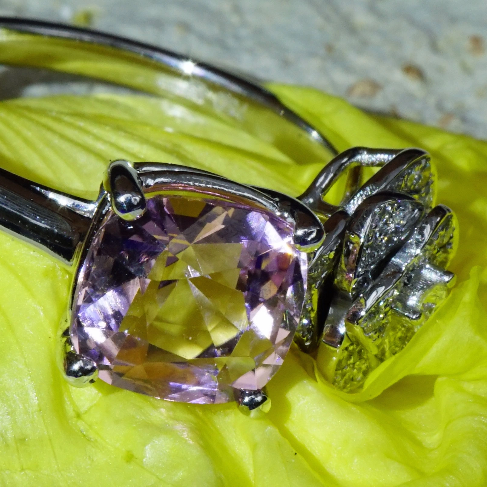 Tourmaline Diamond Ring 18 Whitegold ...a new series.....Viva en Rose.....