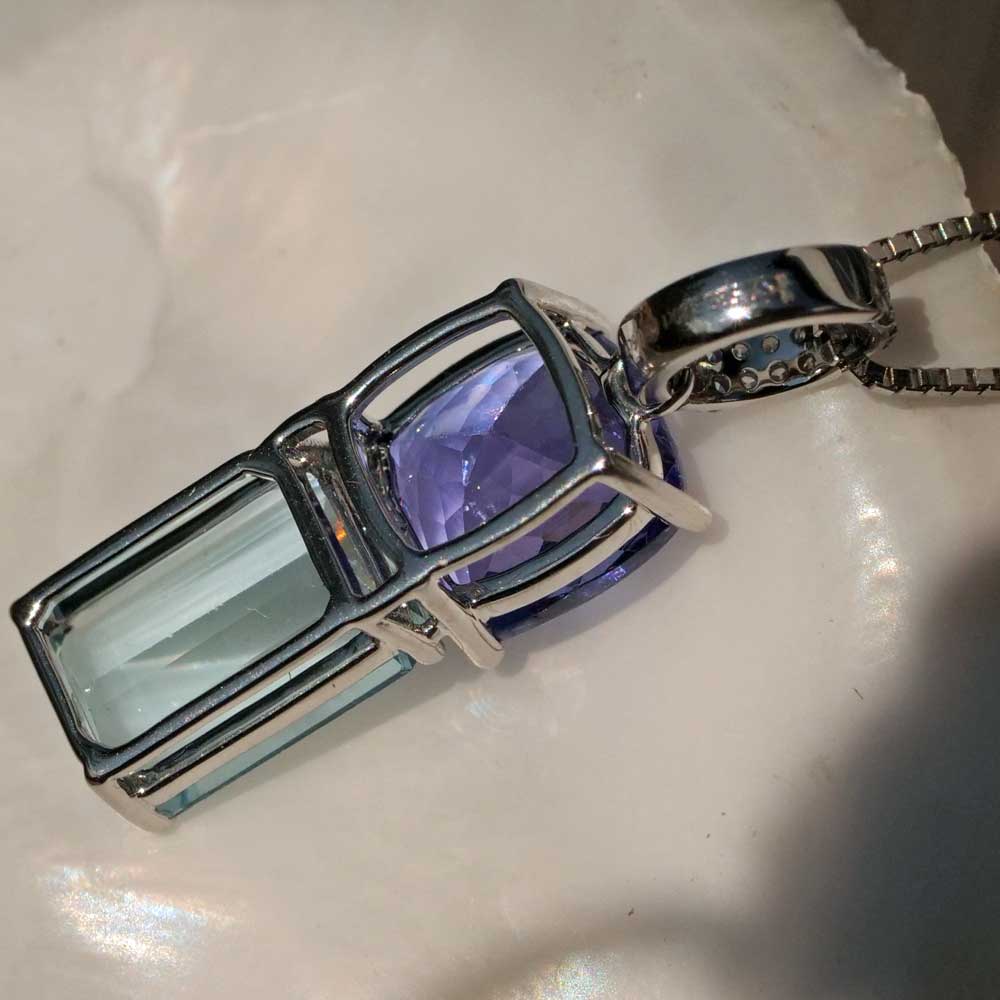 Aquamarine Tanzanite Brilliant Pendant 750 white gold from Tanzania and Brazil..what colors