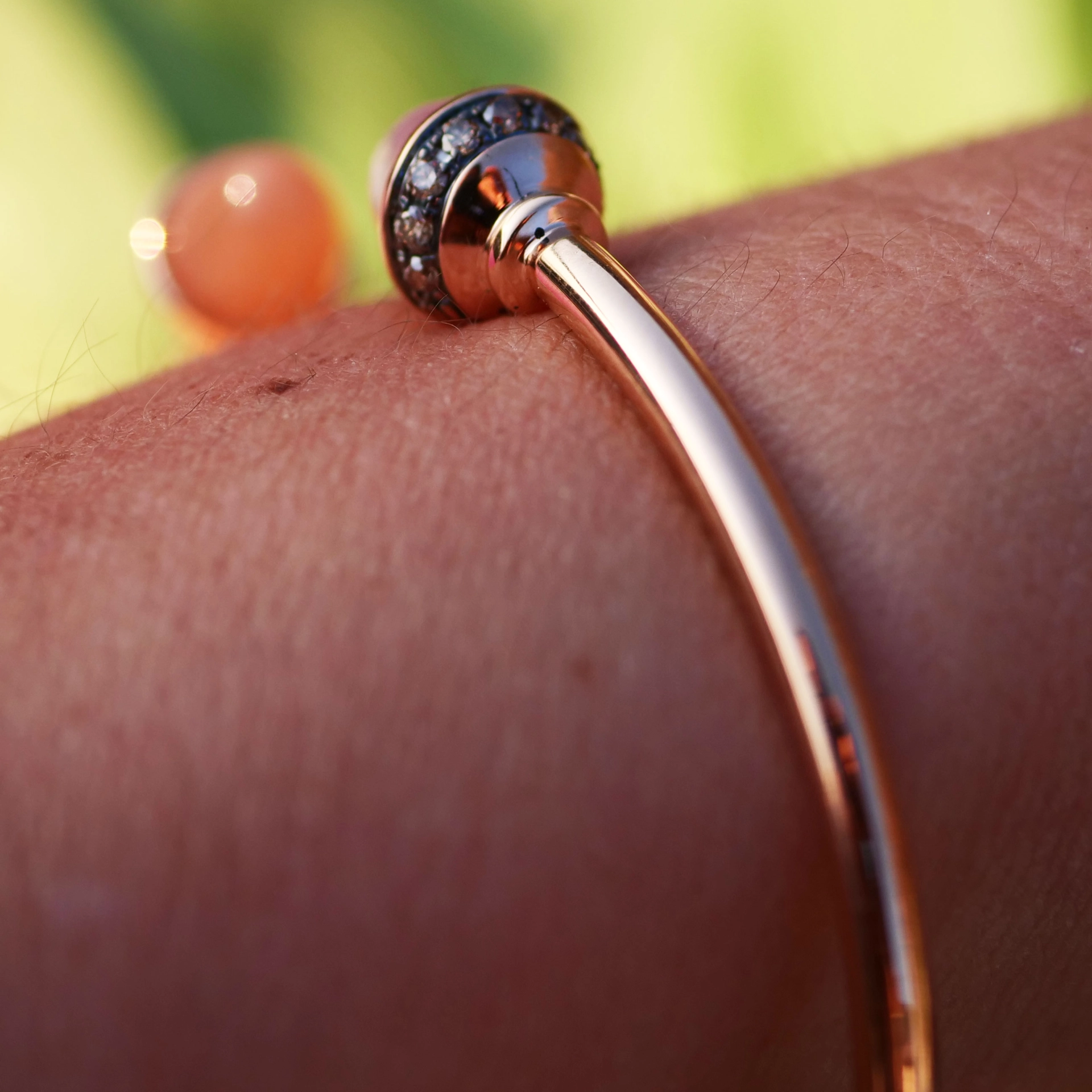 Moonstone and light brown Diamond Bracelet 18 kt Rosegold 5.80ct ...what a combination!