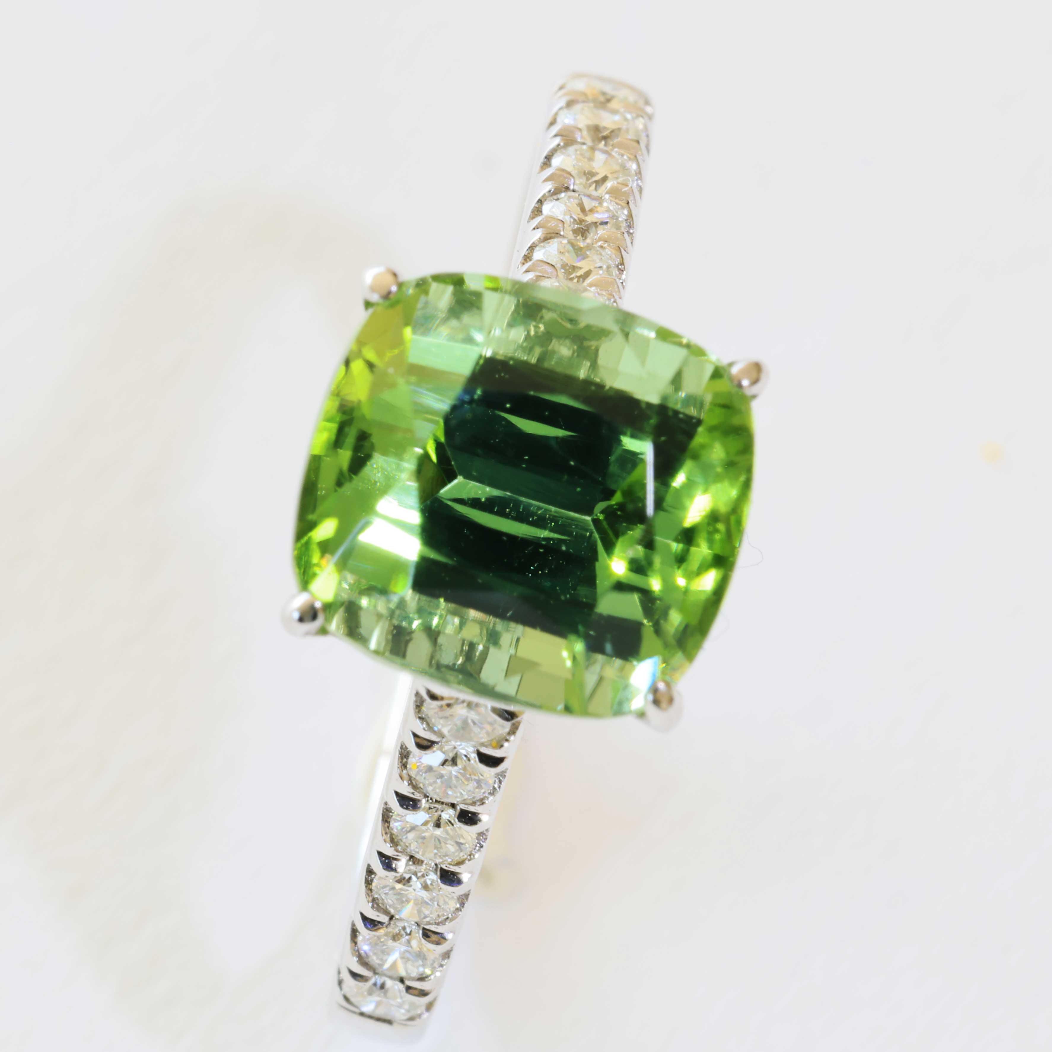Lagun Green-Blue Tourmaline Brilliant Ring 750 White Gold 3.90 ct 0.27 ct Afghanistan Top Quality
