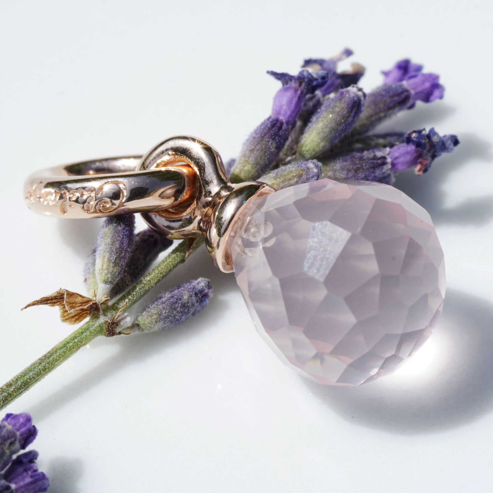 Rose Quartz Pendant Pample Star from the lifestyle Jewelery Manufacturer Chilango