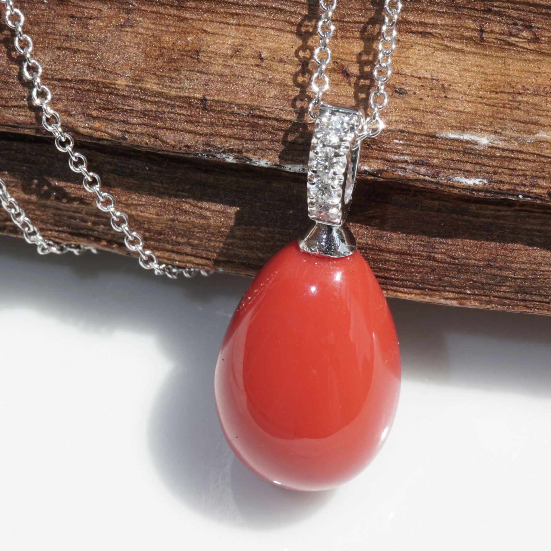 Fine Sardegna Drop Brilliant Pendant Chain 18 kt White Gold...sooo elegant