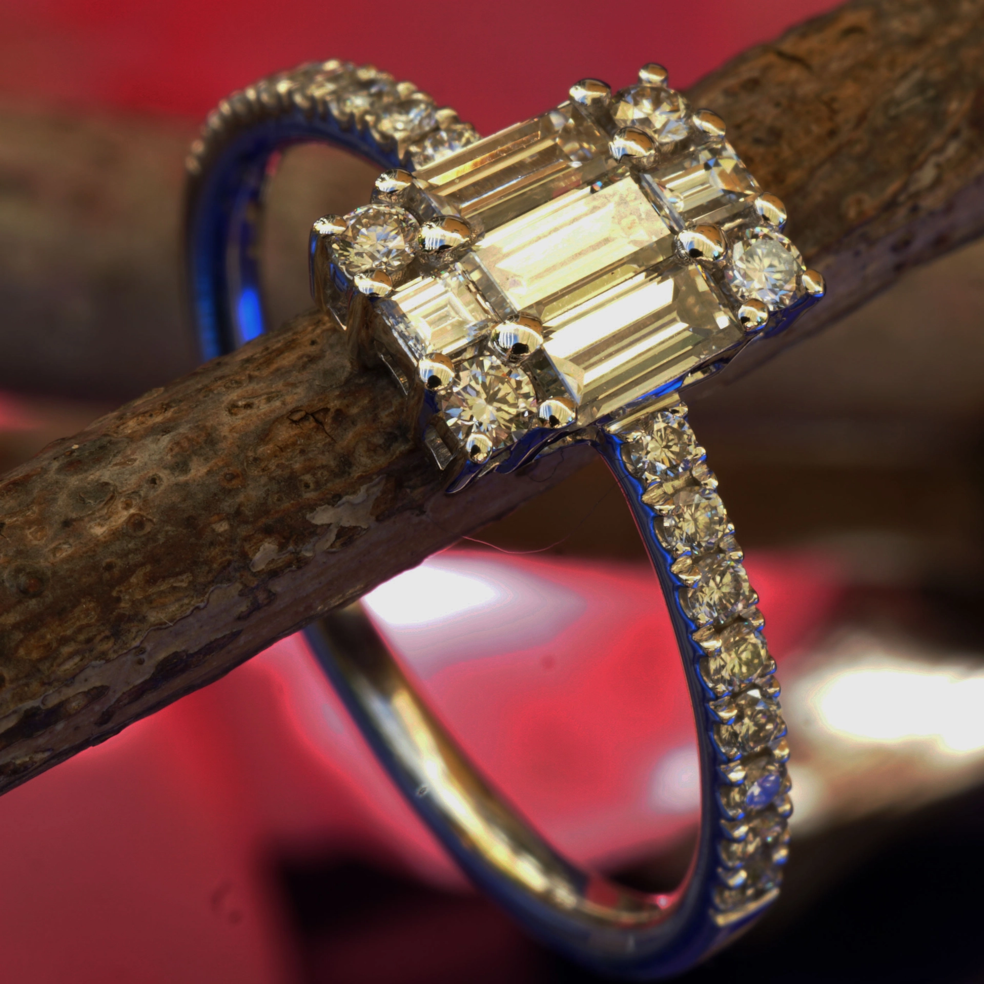 Diamond Ring 18 kt Whitegold 0.76 ct Loupeclean...Manufactured in Italy with Passion