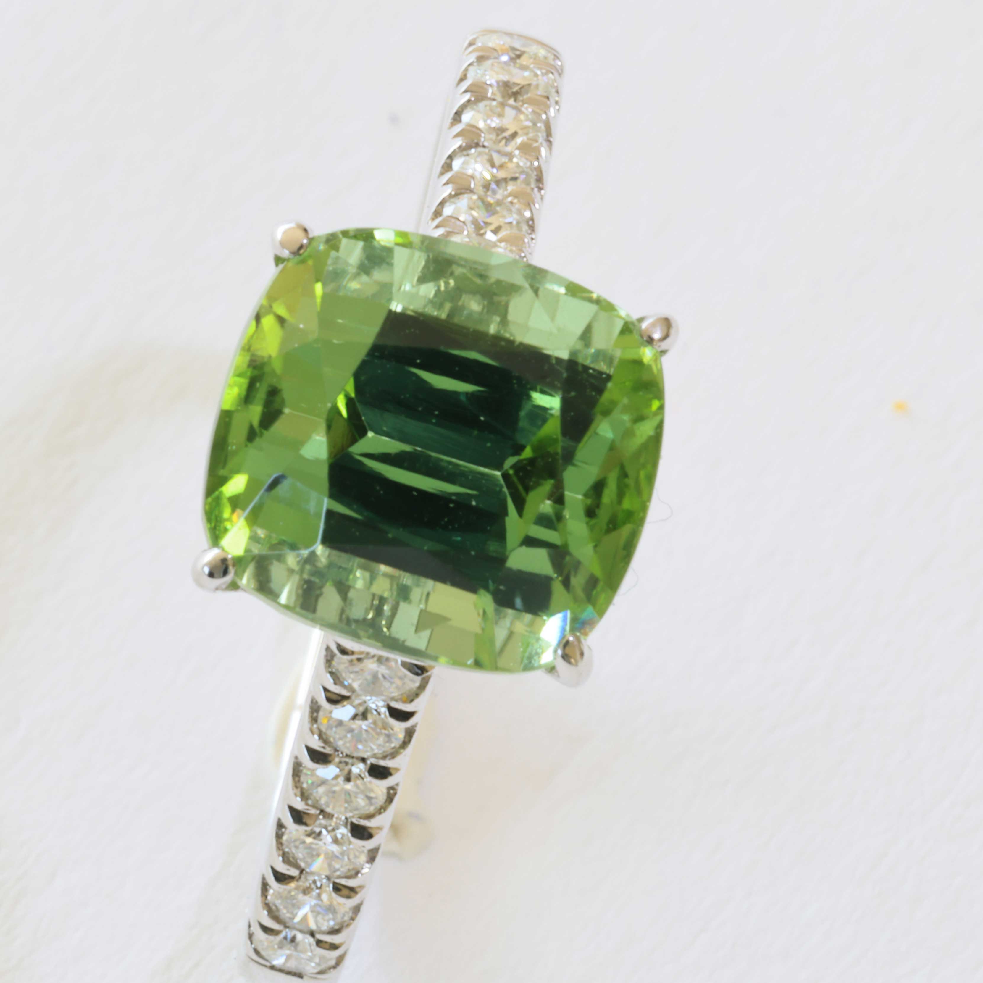 Lagun Green-Blue Tourmaline Brilliant Ring 750 White Gold 3.90 ct 0.27 ct Afghanistan Top Quality
