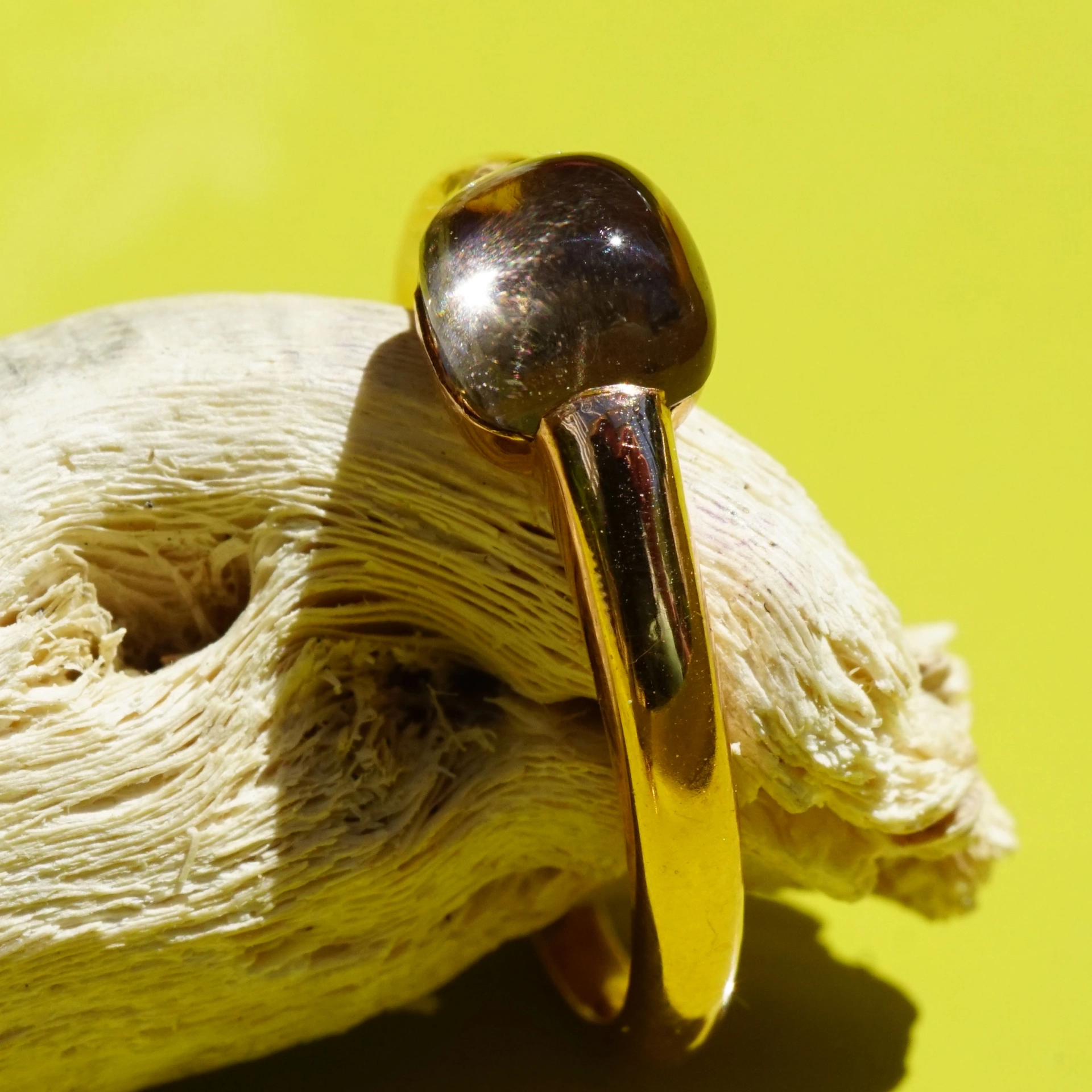 Cushion Ring Smokey Quartz 18 kt Yellowgold..so much fun