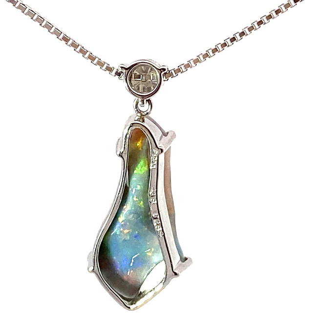 White Full Opal Brilliant Pendant with Chain 900 850 Platinum 4.38 ct 0.284 ct Australia