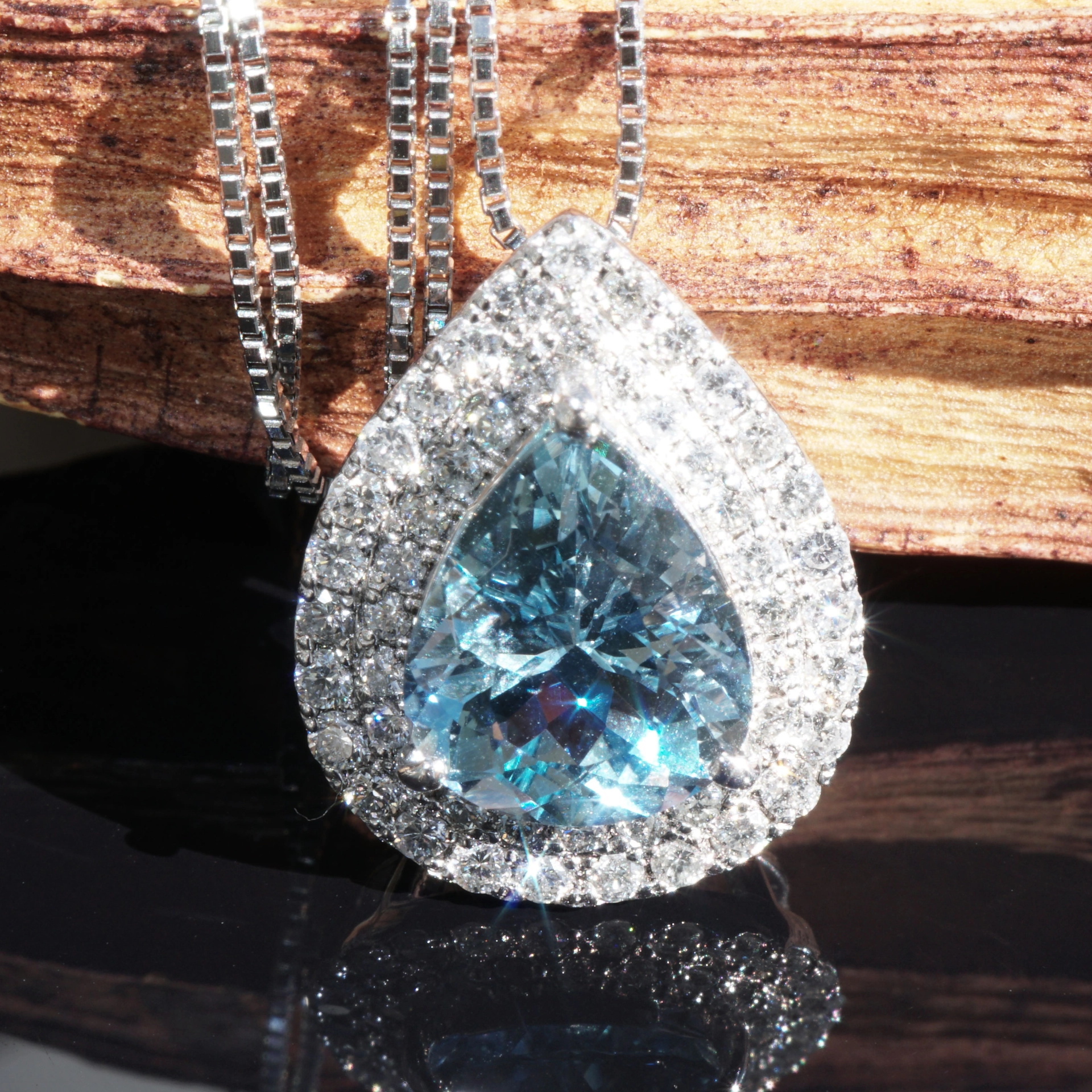 Santa Maria Aquamarin Brilliant Pendant 2.73 ct  950 platinum 0.63 ct Rare Color