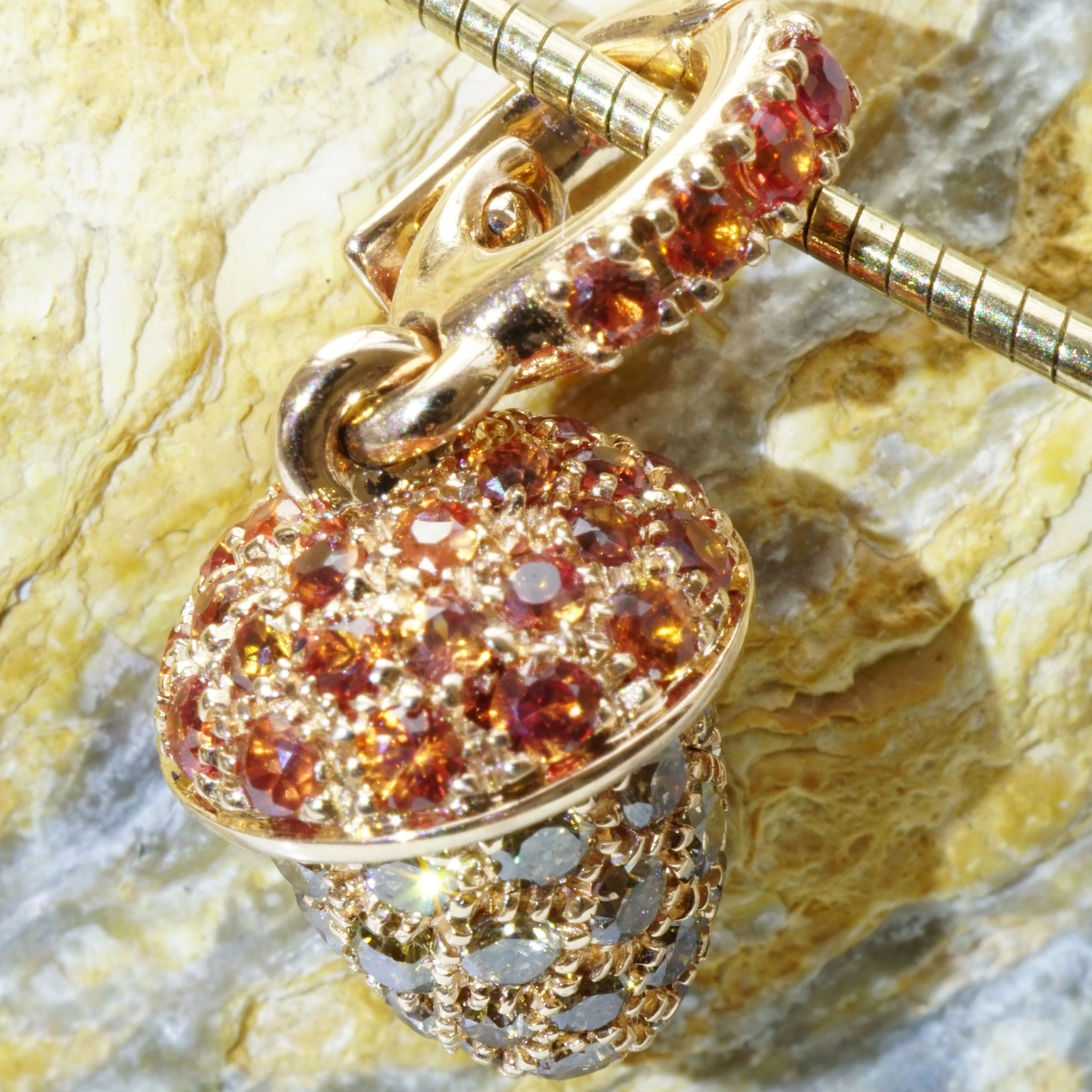 Diamond Saphire Drop Pendant 18 kt Rosegold.......sooo cute